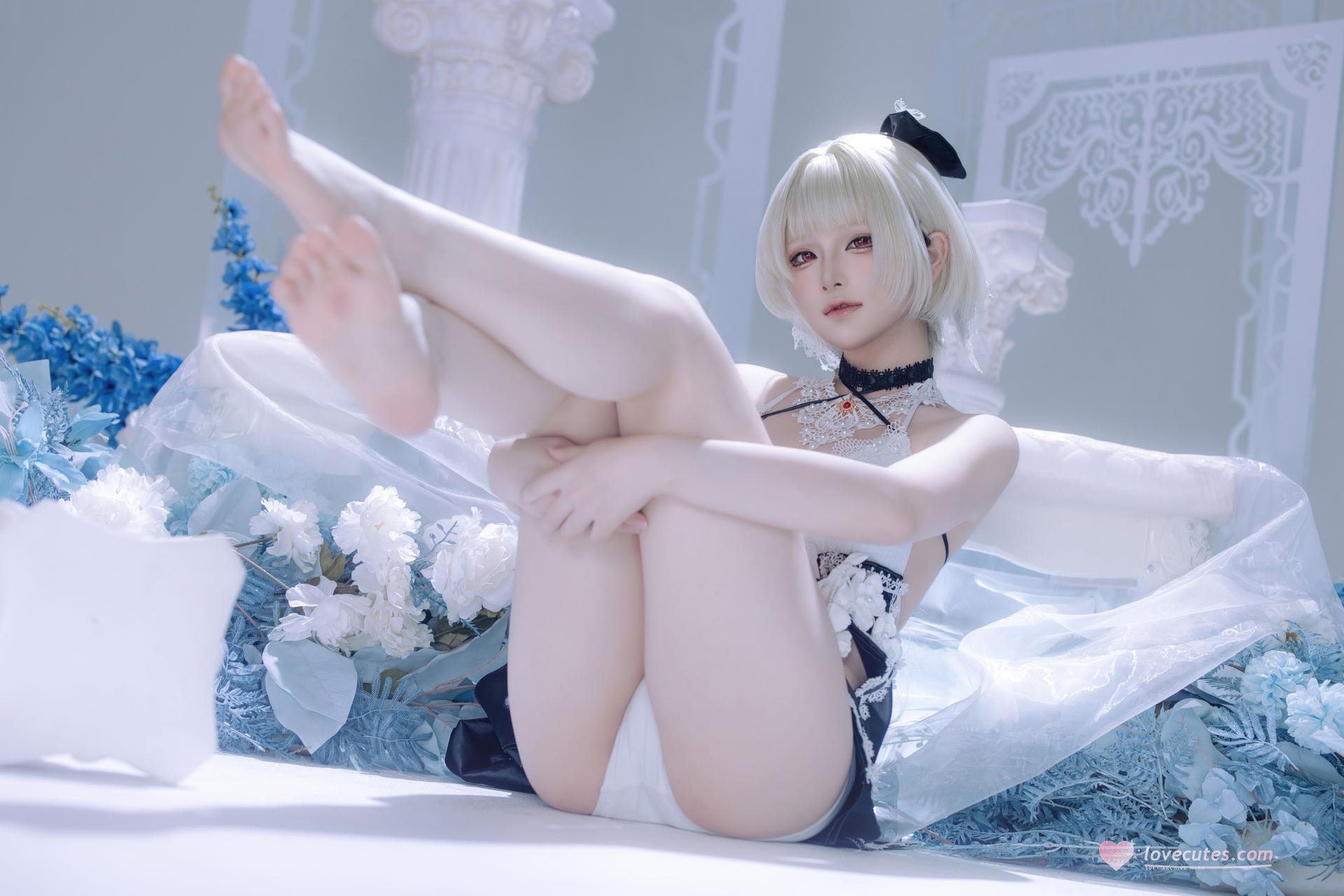 [cosplay] 屿鱼 - 碧蓝航线 可畏 同人礼服：黑白礼服白丝美腿冰蓝布景 63P