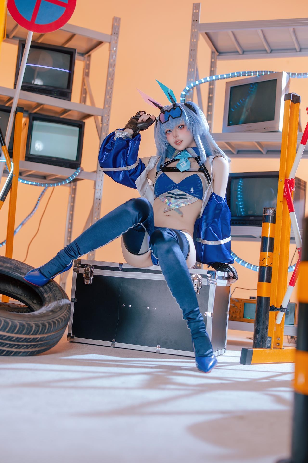 [cosplay] 屿鱼 - 碧蓝航线 花园 ชุดแข่งรถ：ชุดแข่งรถสีน้ำเงิน ฉากมอเตอร์ไซค์ ขาเรียว 82P
