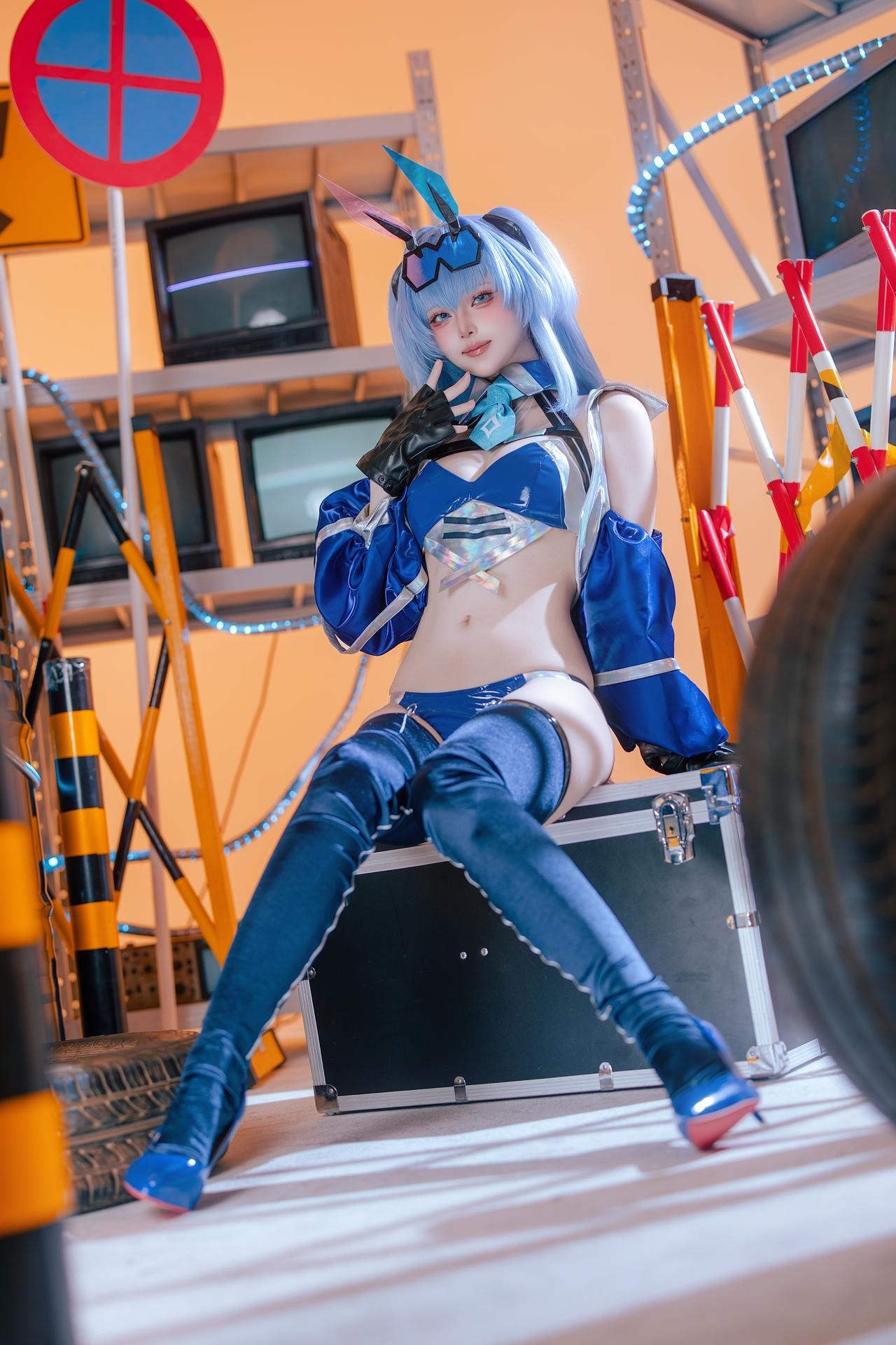 [cosplay] 屿鱼 - 碧蓝航线 花园 ชุดแข่งรถ：ชุดแข่งรถสีน้ำเงิน ฉากมอเตอร์ไซค์ ขาเรียว 82P