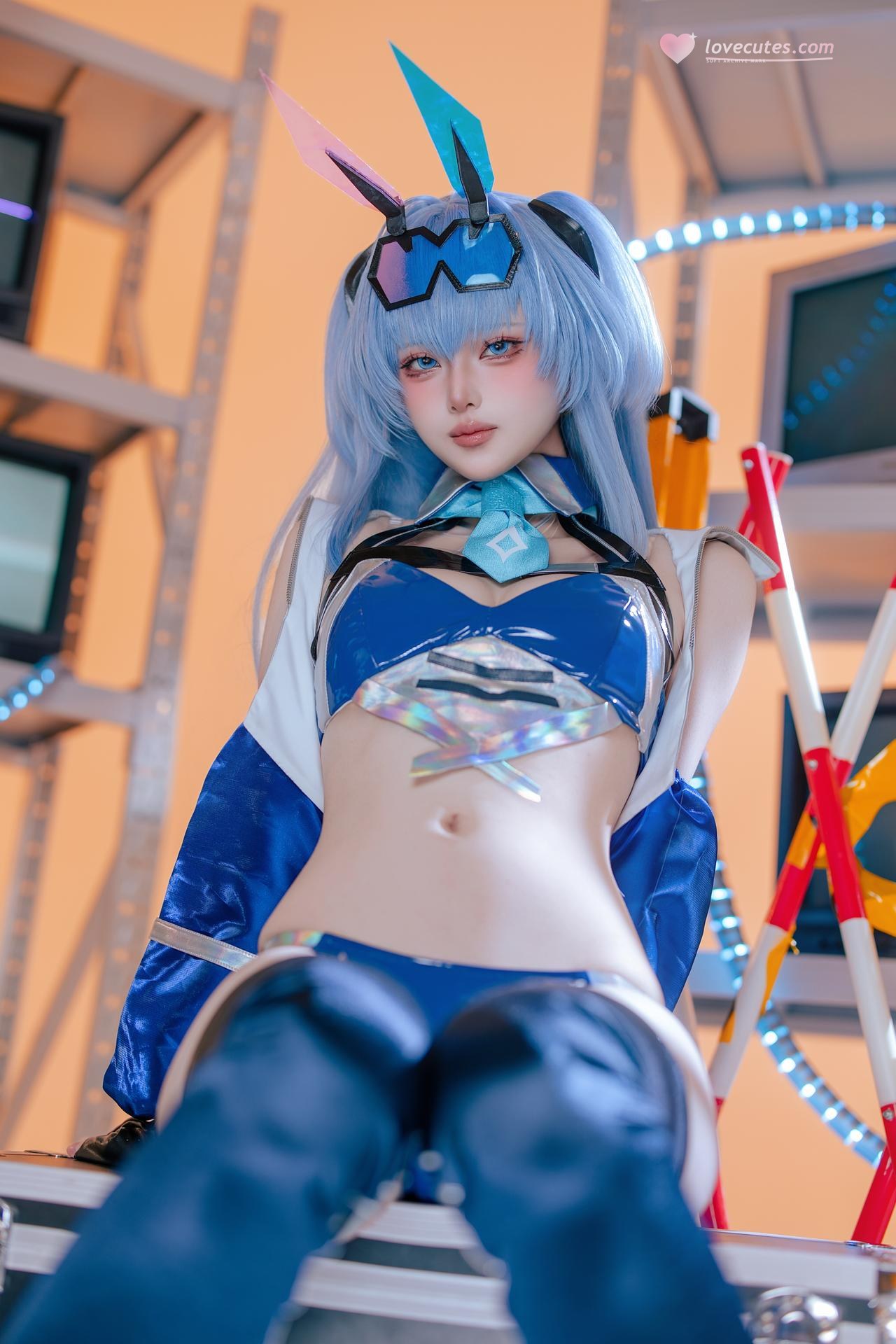 [cosplay] 屿鱼 - 碧蓝航线 花园赛车服：蓝色赛车服机车布景美腿 82P