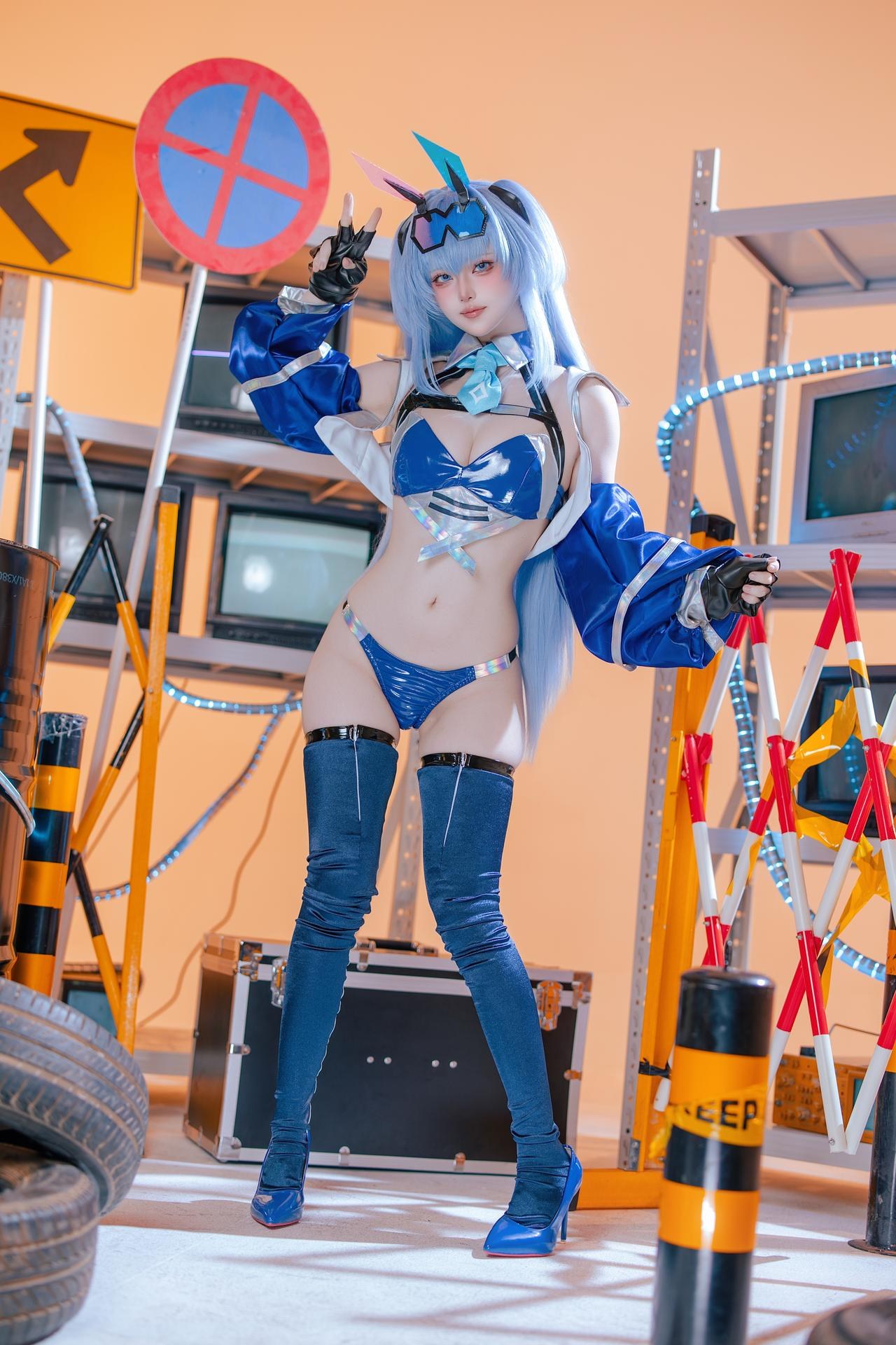[cosplay] 屿鱼 - 碧蓝航线 花园赛车服：蓝色赛车服机车布景美腿 82P