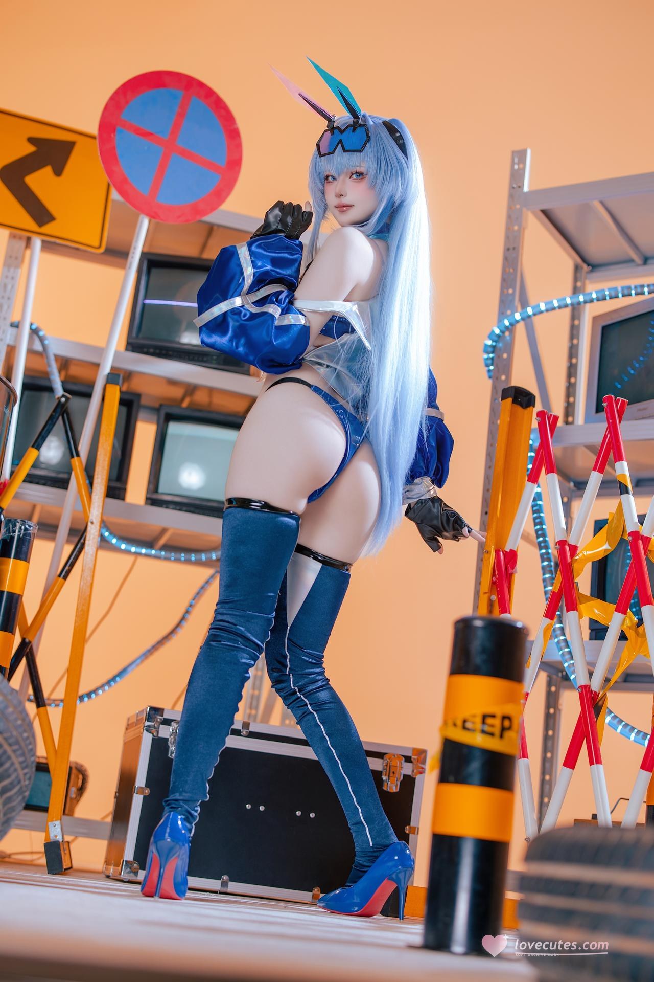 [cosplay] 屿鱼 - 碧蓝航线 花园赛车服：蓝色赛车服机车布景美腿 82P