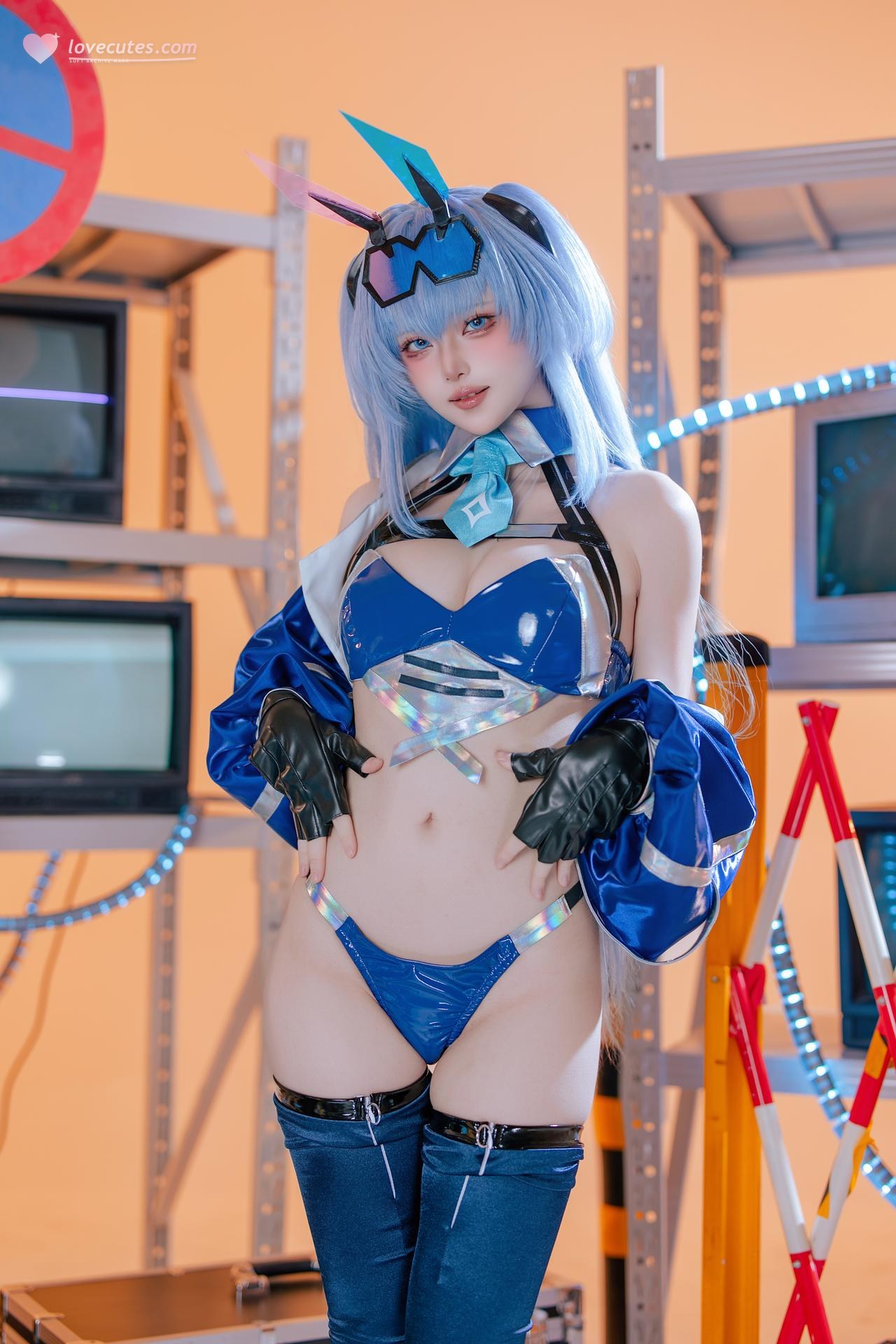 [cosplay] 屿鱼 - 碧蓝航线 花园赛车服：蓝色赛车服机车布景美腿 82P