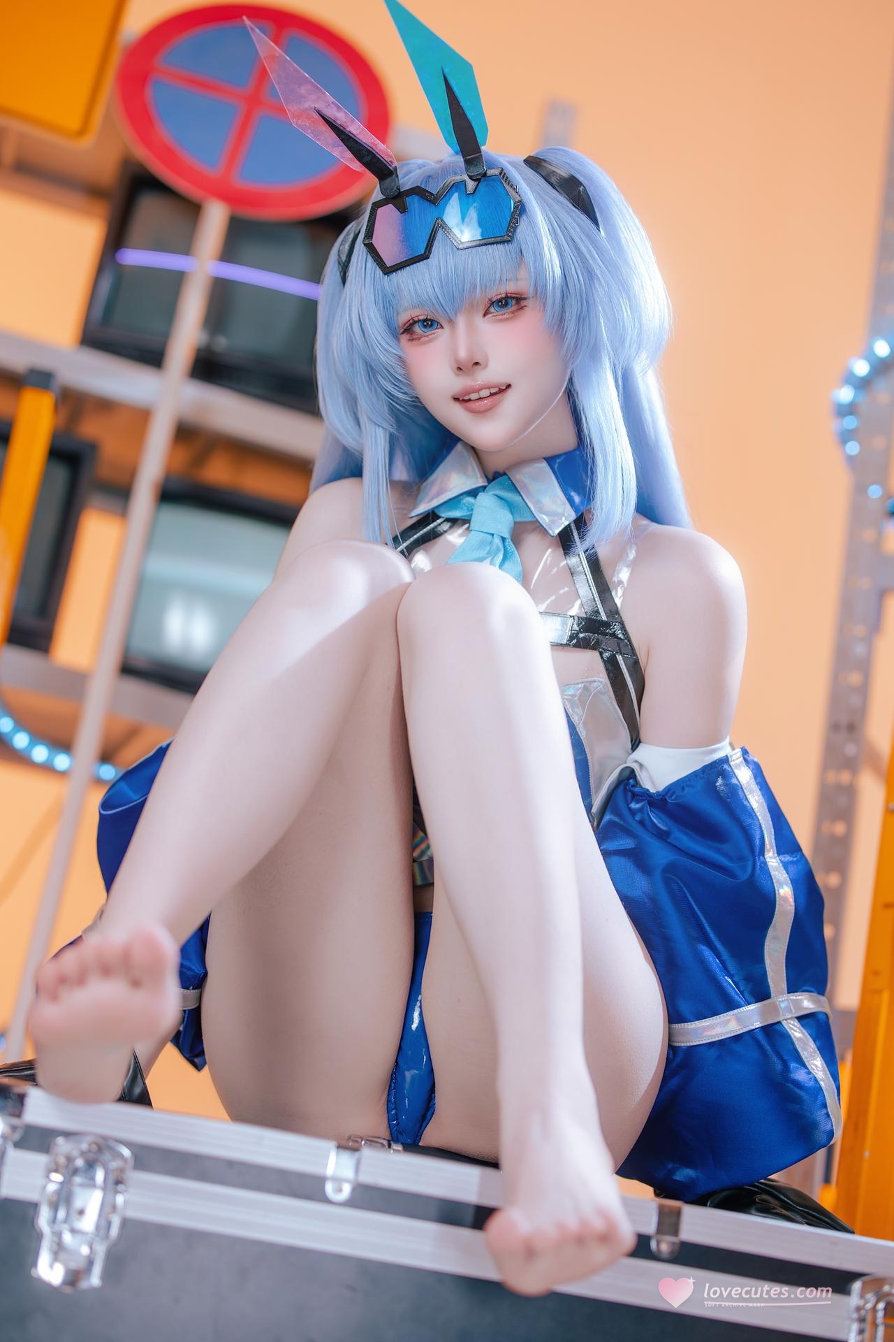 [cosplay] 屿魚 - 碧藍航線 花園賽車服：藍色賽車服機車布景美腿 82P