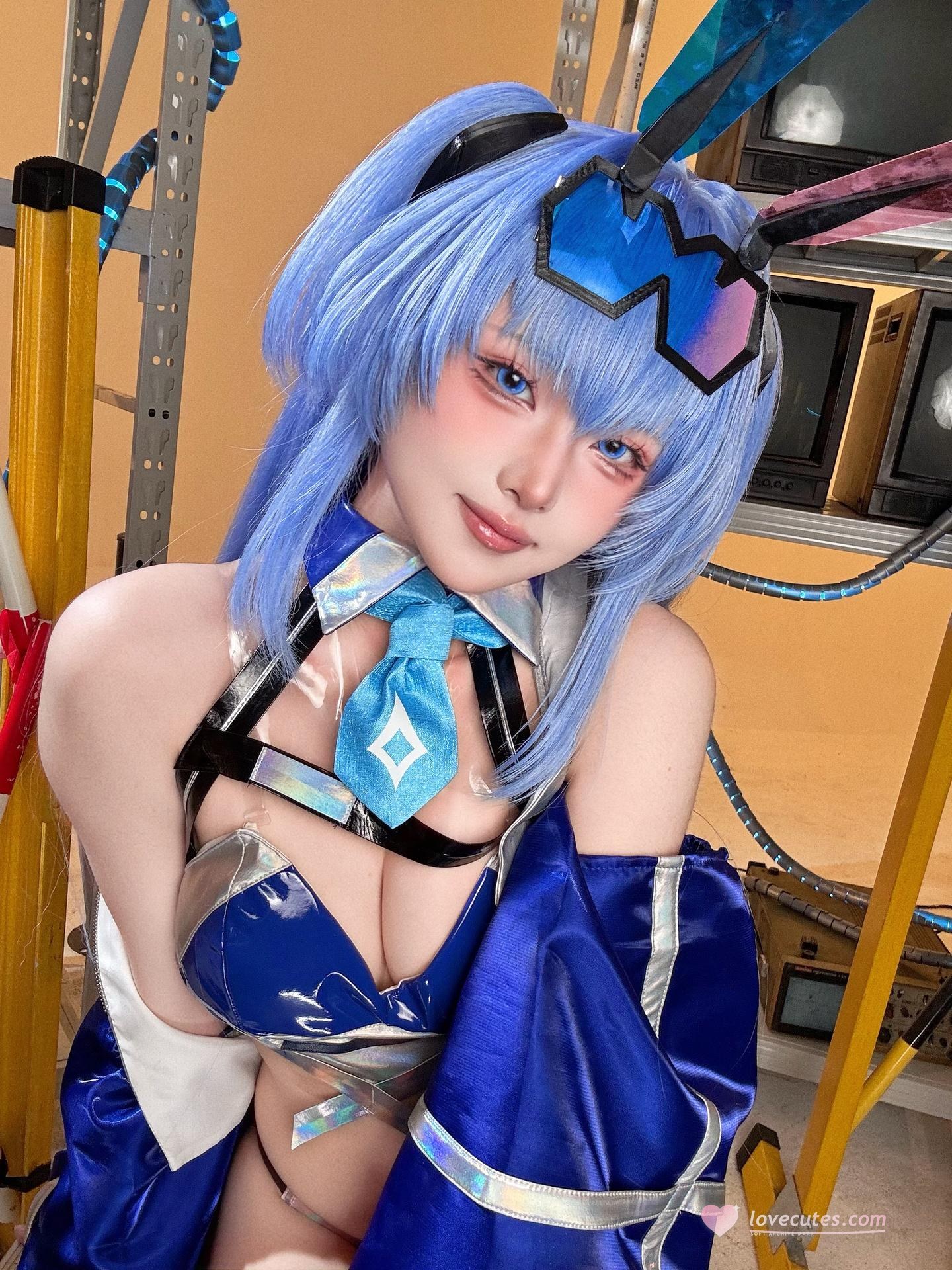 [cosplay] 屿魚 - 碧藍航線 花園賽車服：藍色賽車服機車布景美腿 82P