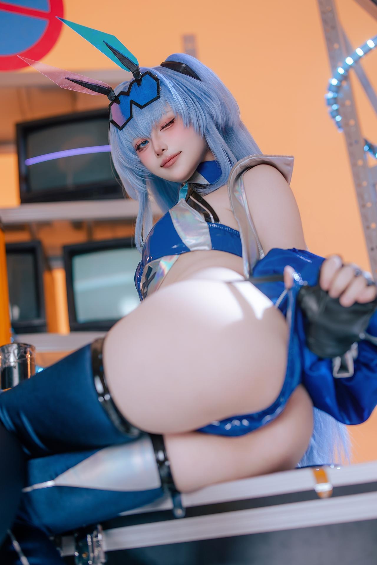 [cosplay] 屿魚 - 碧藍航線 花園賽車服：藍色賽車服機車布景美腿 82P