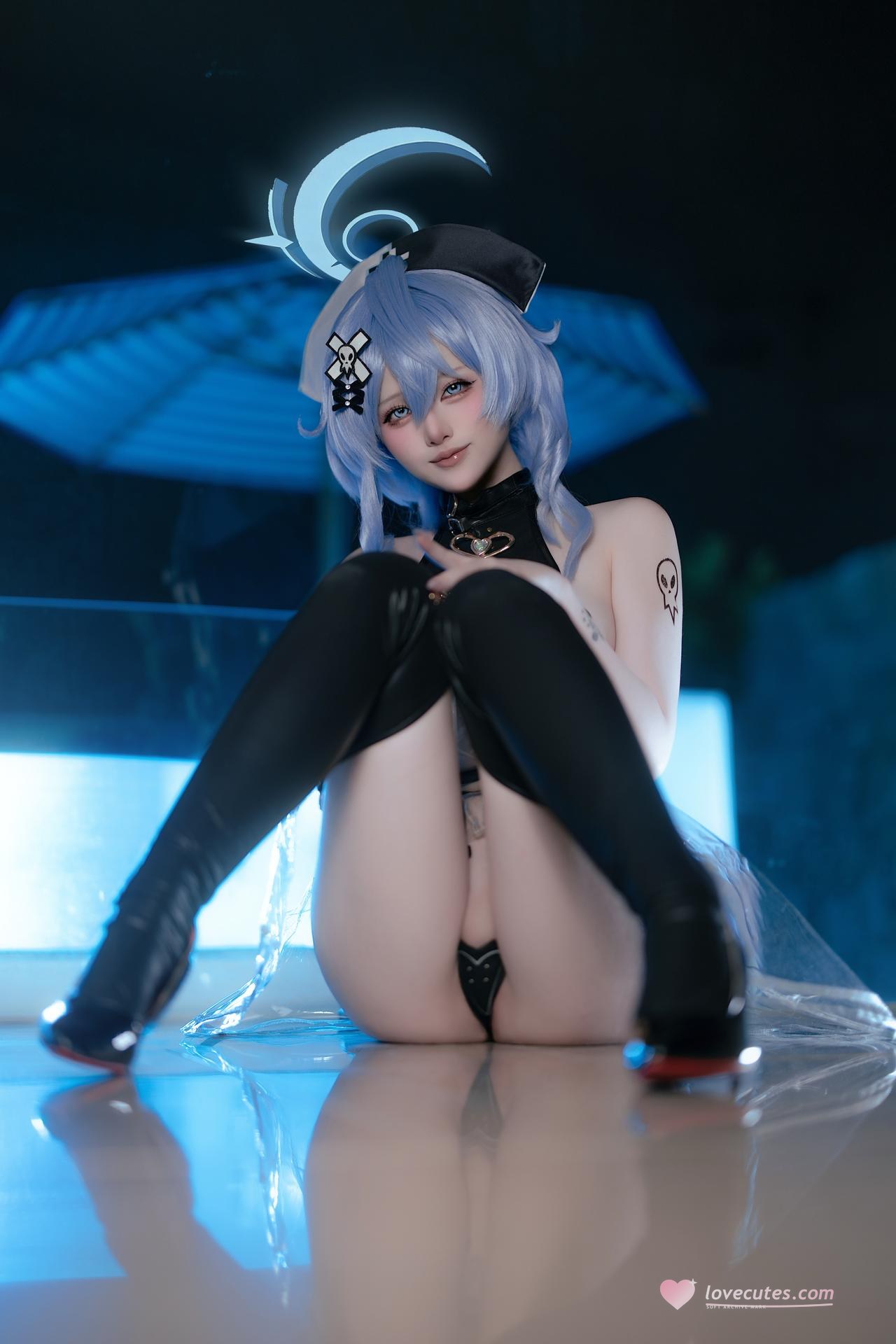[cosplay] 屿鱼 - ブルーアーカイブ アコ同人 透明ナース：青髪透明ナース黒ストッキング 31P
