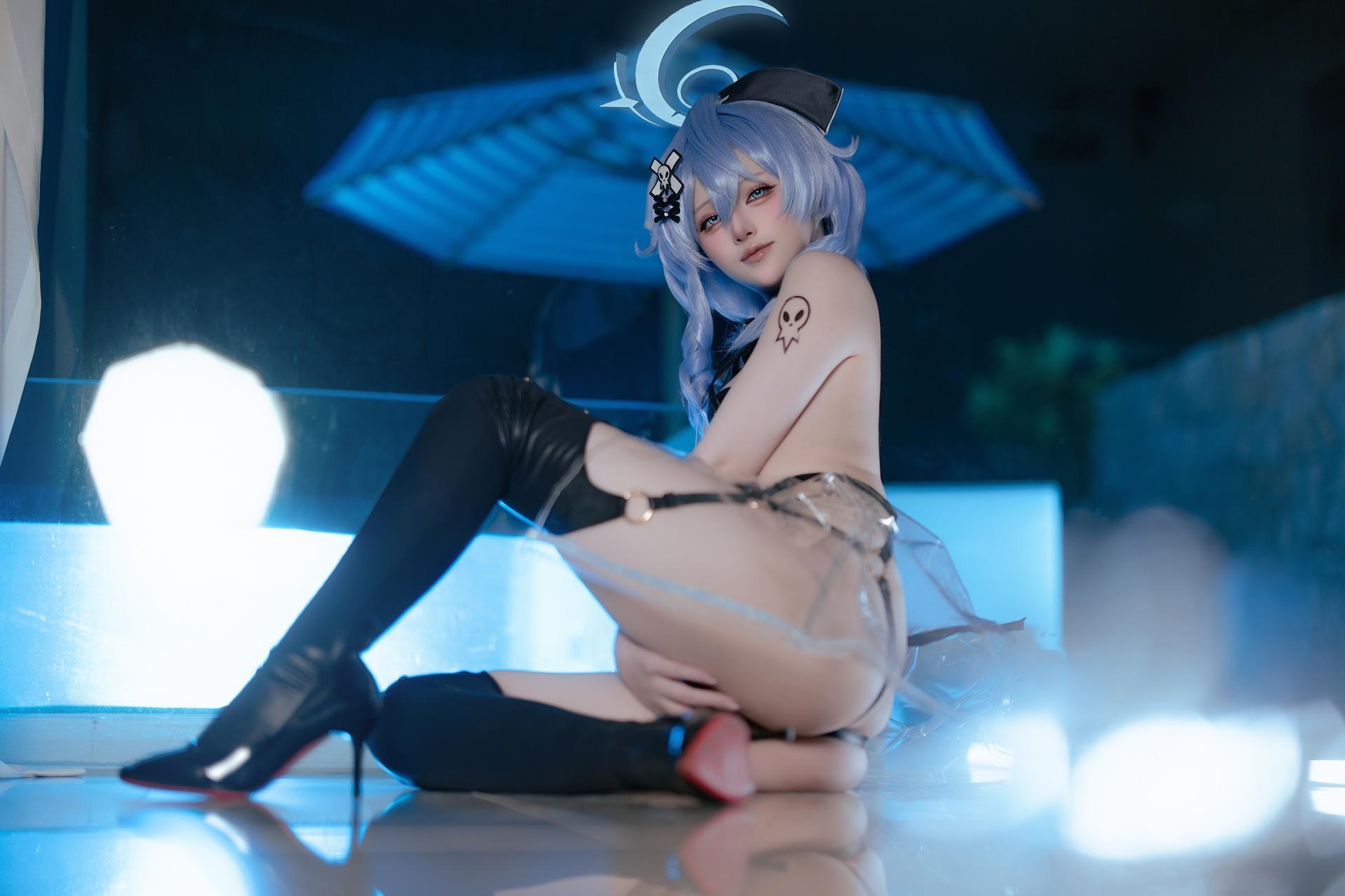 [cosplay] 屿鱼 - ブルーアーカイブ アコ同人 透明ナース：青髪透明ナース黒ストッキング 31P