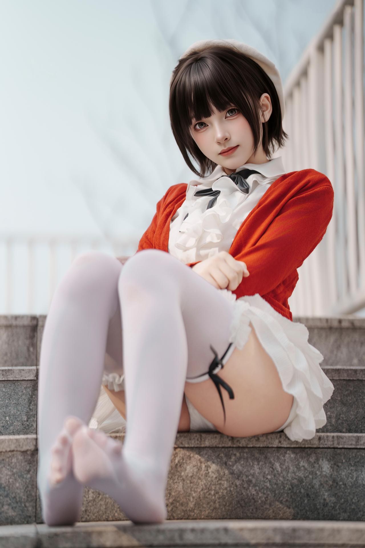 [写真] Bangni邦尼 - ท่องเที่ยวฤดูใบไม้ผลิ: คาร์ดิแกนสีแดง กระโปรงสีขาว ถุงน่องสีขาว ถ่ายภาพกลางแจ้ง 82P8V