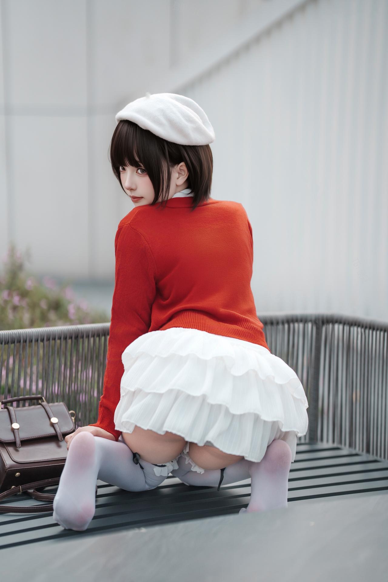 [写真] Bangni邦尼 - 春日遊：赤いカーディガン、白いスカート、白いストッキングの屋外写真 82P8V