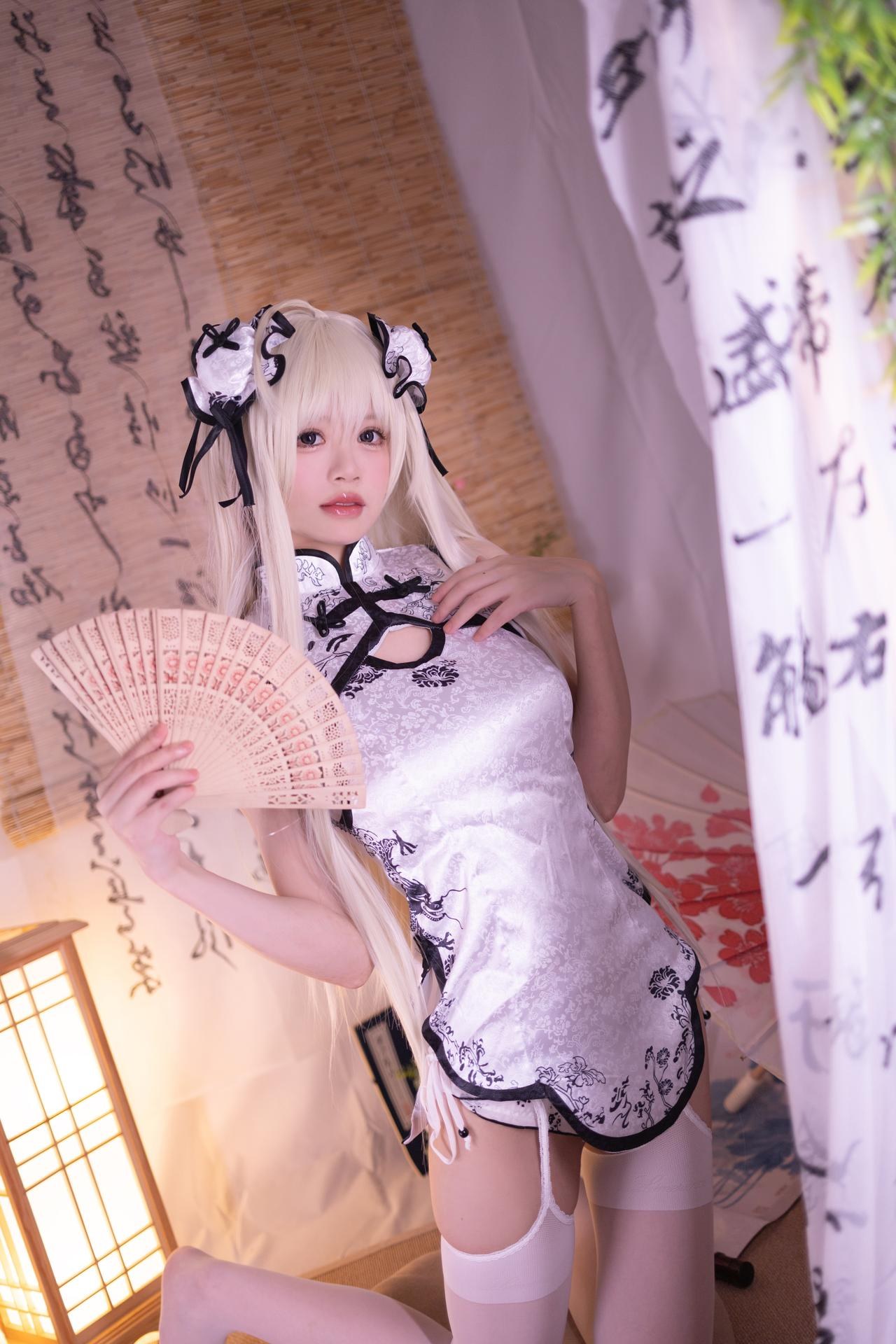[cosplay] 星黛鹿鹿 - 요스가노 소라 소라 동생 치파오: 백발 치파오 흰 스타킹 대담한 연출 62P