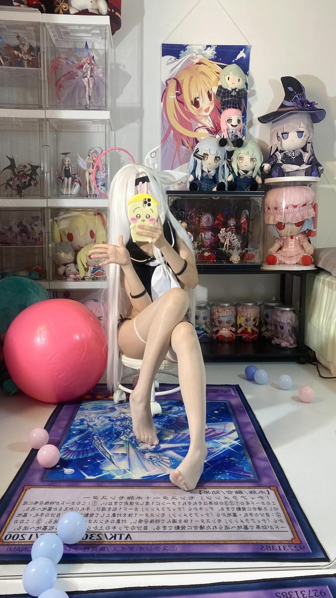 [cosplay] 白栎Shirly - 蔚蓝档案 普拉娜泳装：白发黑白泳装美腿 113P