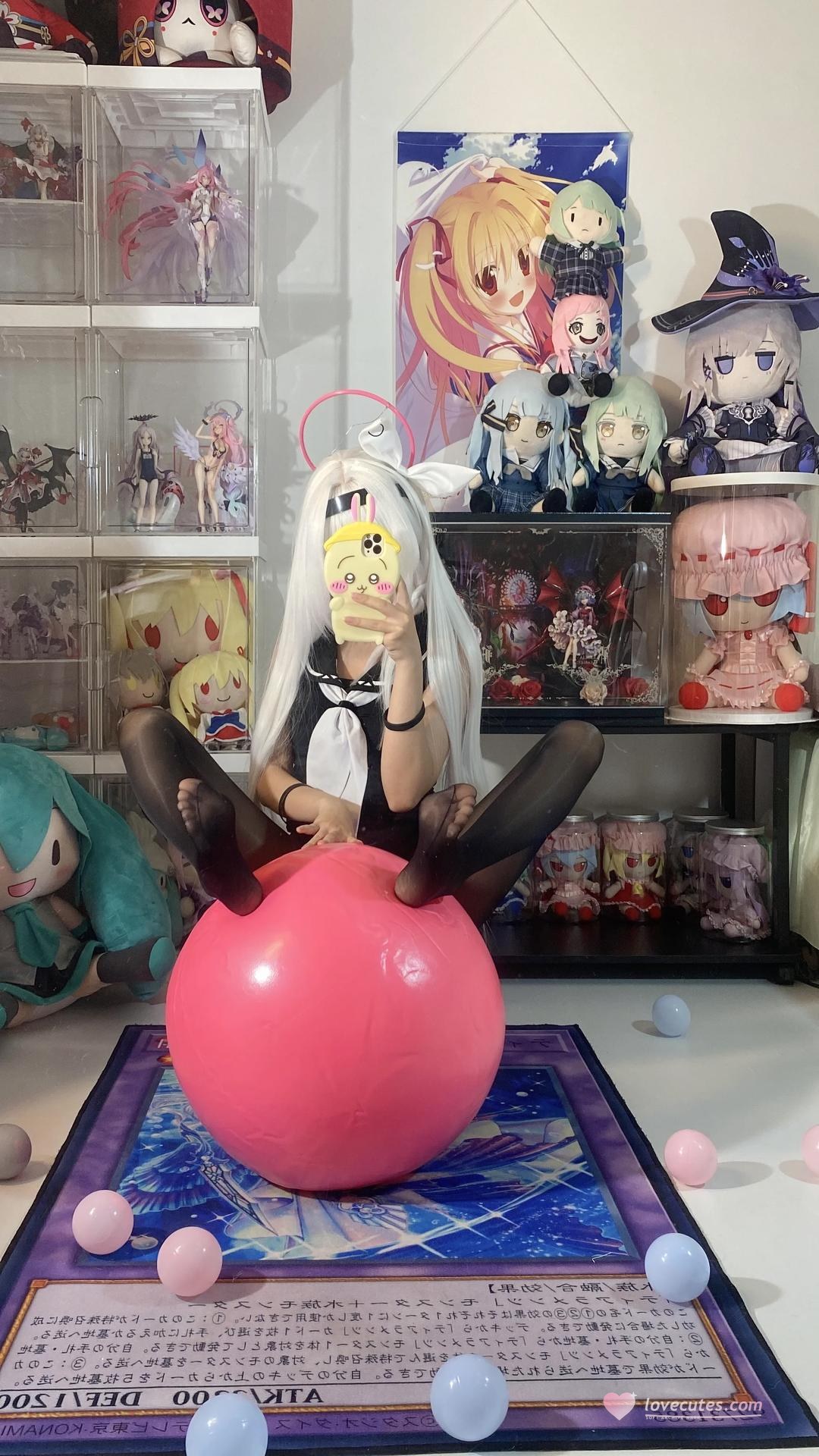 [cosplay] 白栎Shirly - 蔚蓝档案 普拉娜泳装：白发黑白泳装美腿 113P