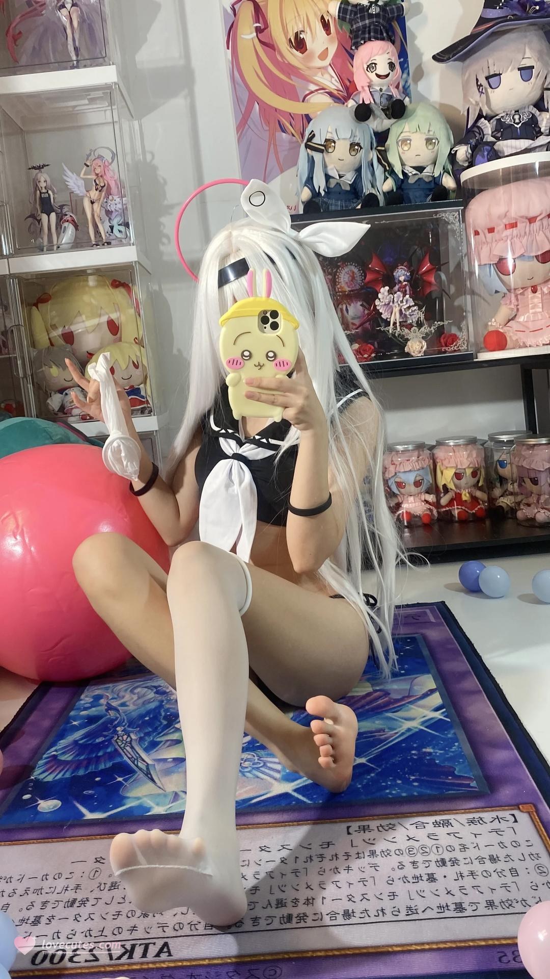 [cosplay] 白栎Shirly - 蔚蓝档案 普拉娜泳装：白发黑白泳装美腿 113P