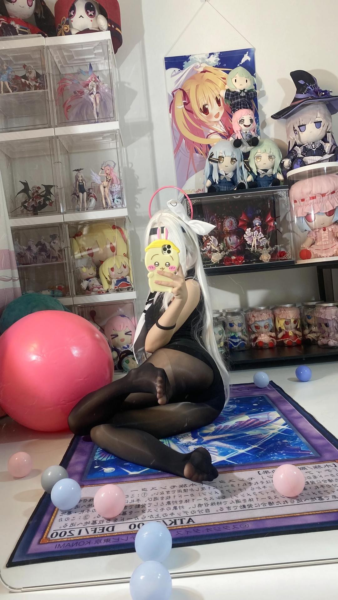 [cosplay] Shirly - Blue Archive Plana Swimsuit: White Hair Black-and-White Swimsuit Long Legs 113P