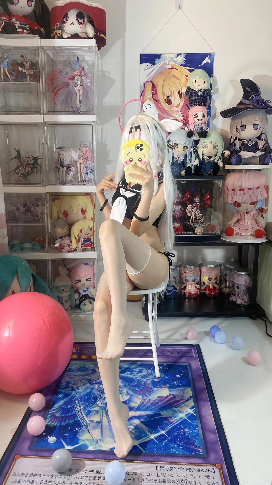 [cosplay] Shirly - Blue Archive Plana Swimsuit: White Hair Black-and-White Swimsuit Long Legs 113P