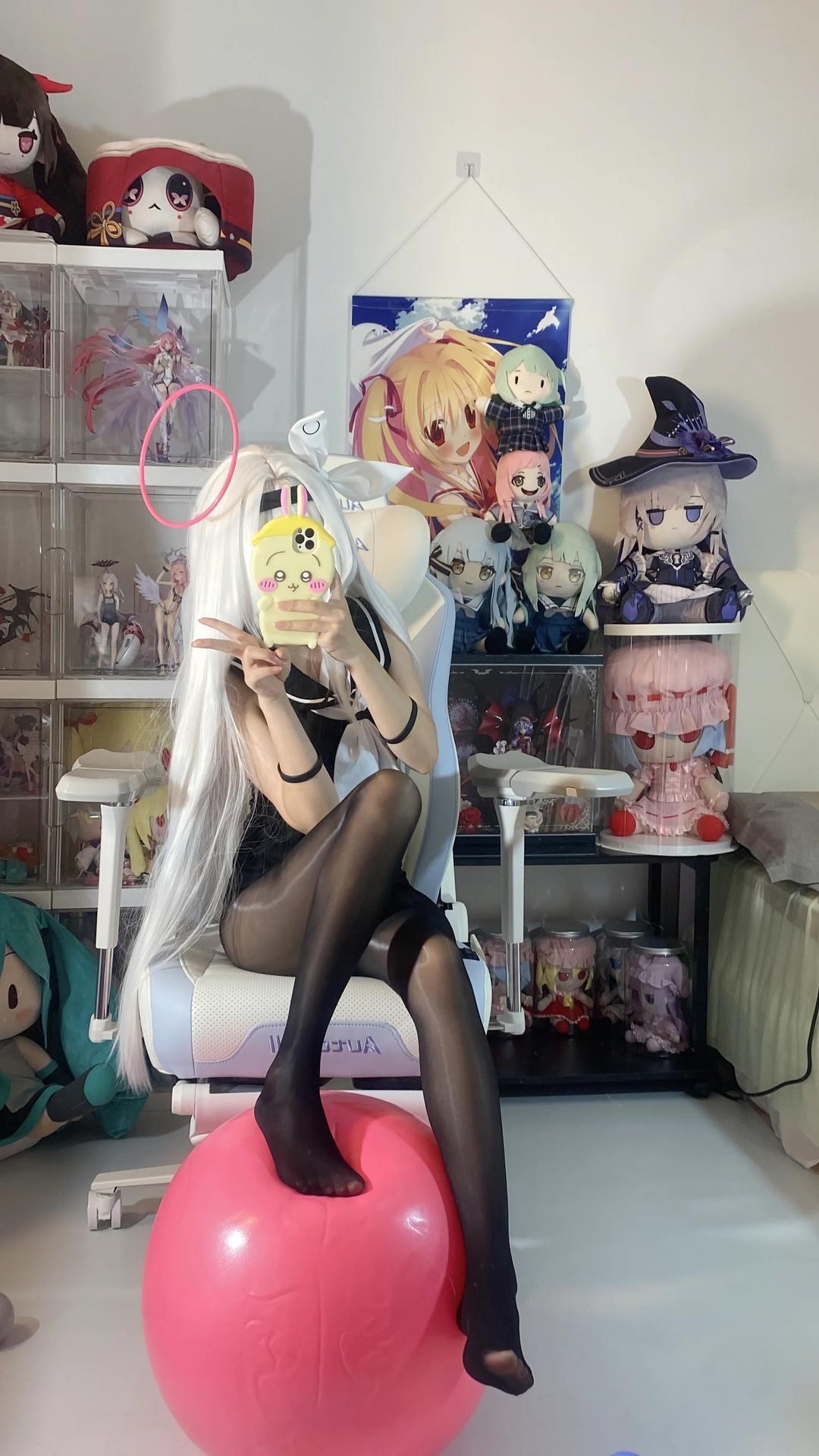 [cosplay] Shirly - Blue Archive Plana Swimsuit: White Hair Black-and-White Swimsuit Long Legs 113P