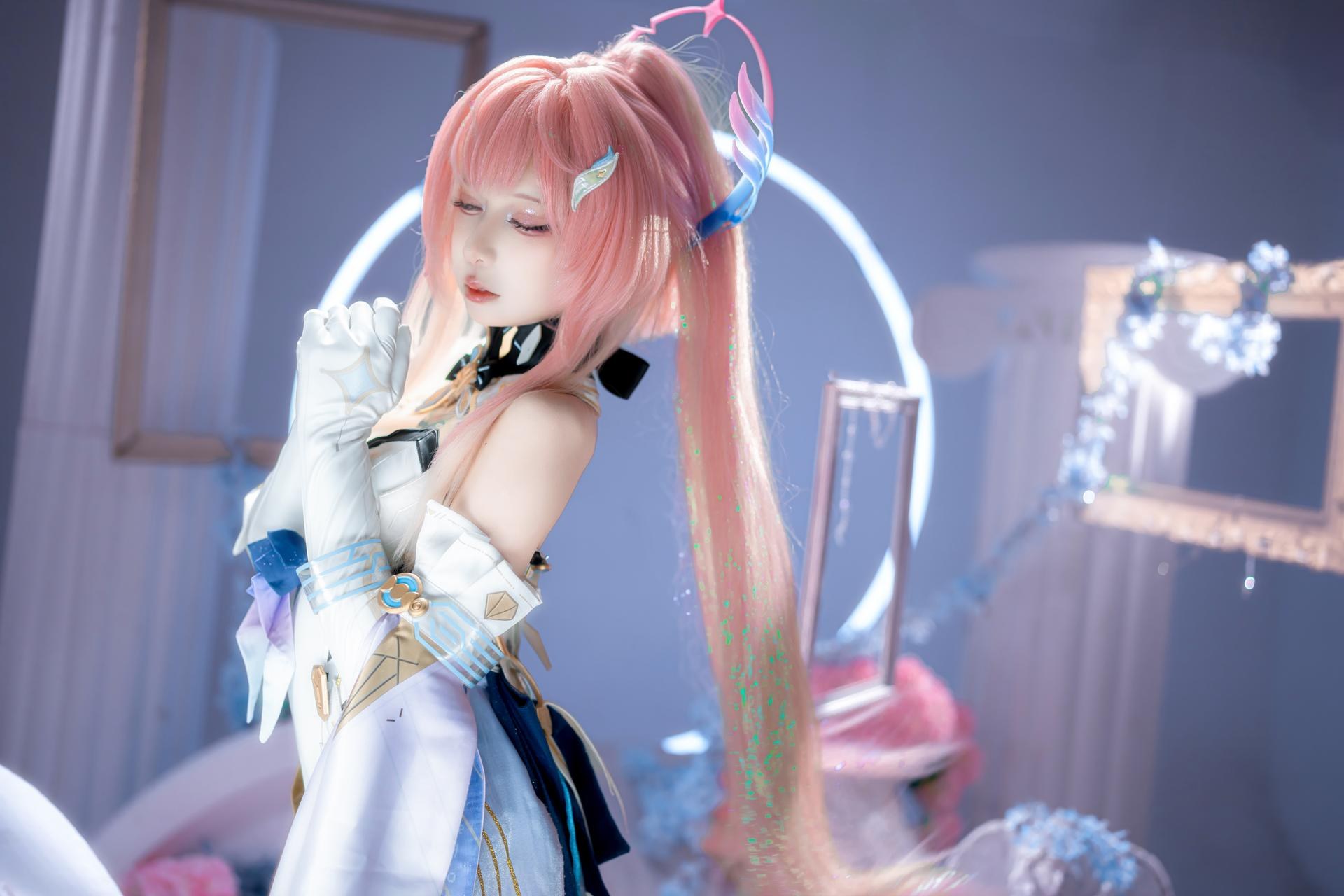 [cosplay] 纸悦Etsu_ko - 명조 아이미스: 분홍 머리 예복 흰 스타킹 몽환적인 배경 25P