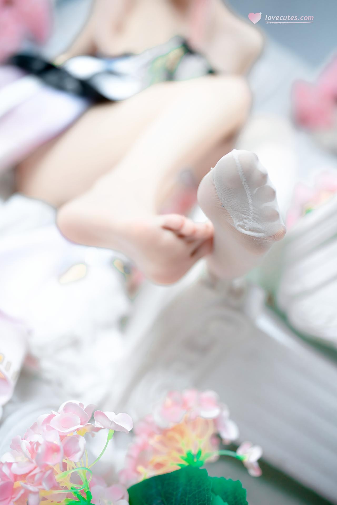 [cosplay] 纸悦Etsu_ko - 鳴潮 愛弥斯：ピンク髪の礼装 白ストッキングの夢幻的な背景 25P