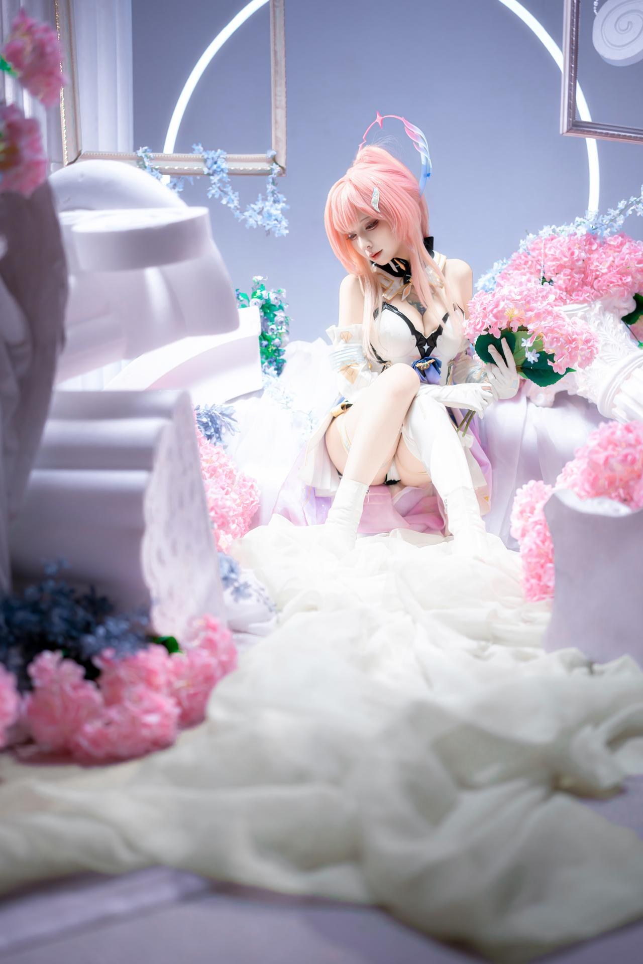 [cosplay] 纸悦Etsu_ko - 鳴潮 愛弥斯：ピンク髪の礼装 白ストッキングの夢幻的な背景 25P