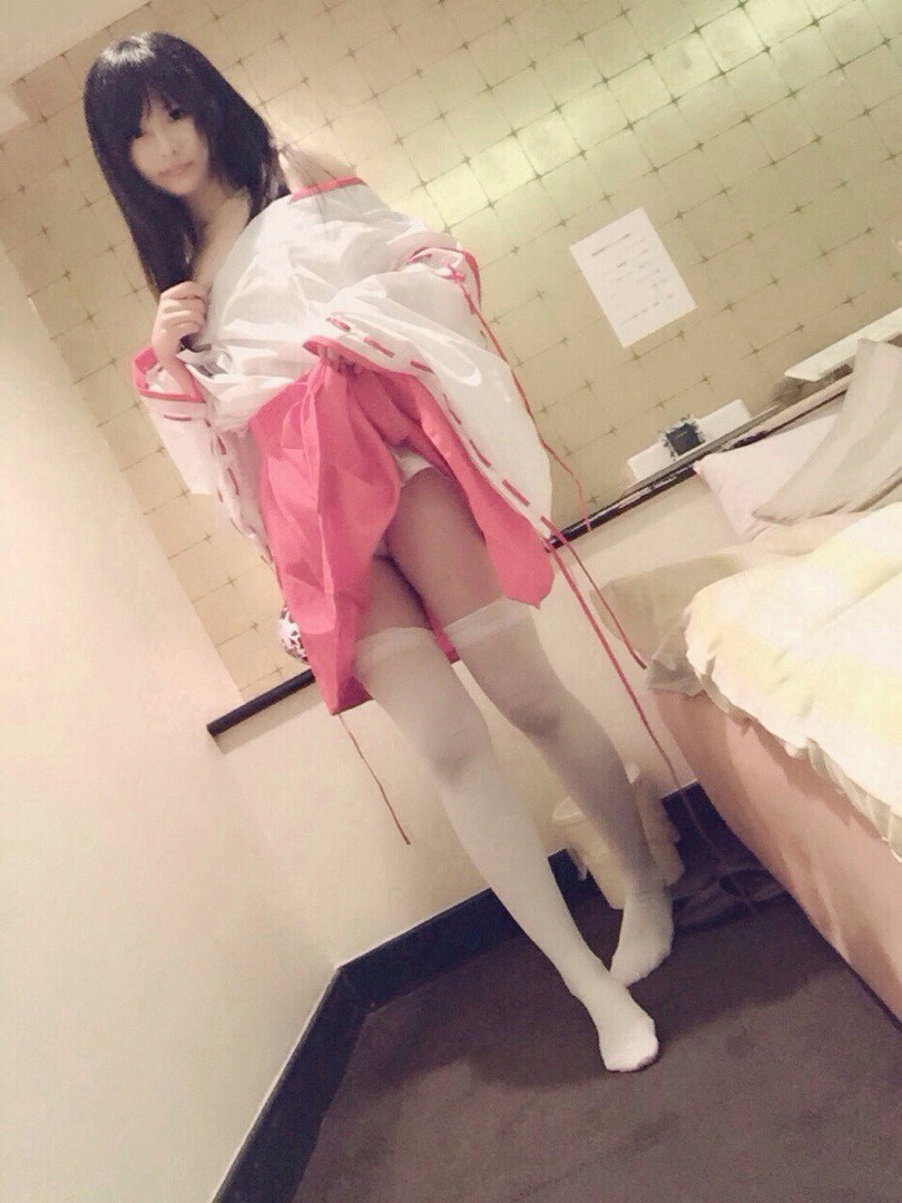 [私房] 习呆呆 - 巫女主题：和风露点情趣私拍 26P2V