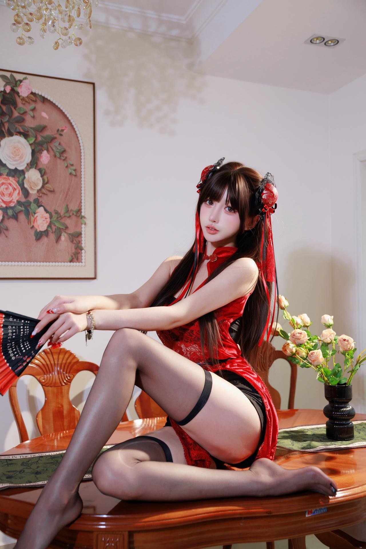[写真] 过期米线线喵 - จงหัวเหนียง: ถ่ายสตูดิโอแนวจีนชุดกี่เพ้าสีแดง ถุงน่องสีดำ ขาเรียวสวย 22P