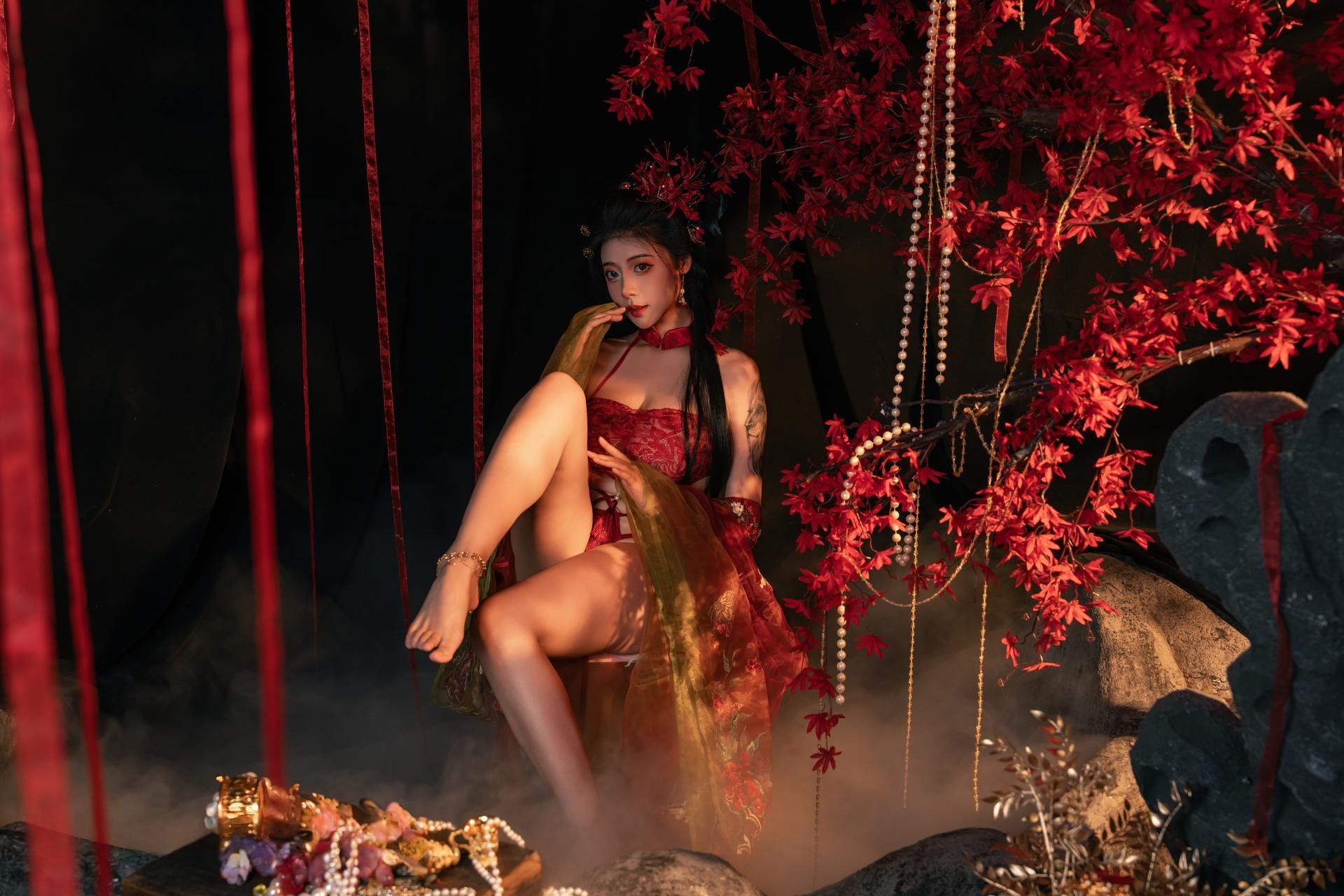 [私房] 奈汐酱nice - 流丹：紅紐の古風ランジェリー 花影の背景 大胆ショット 85P