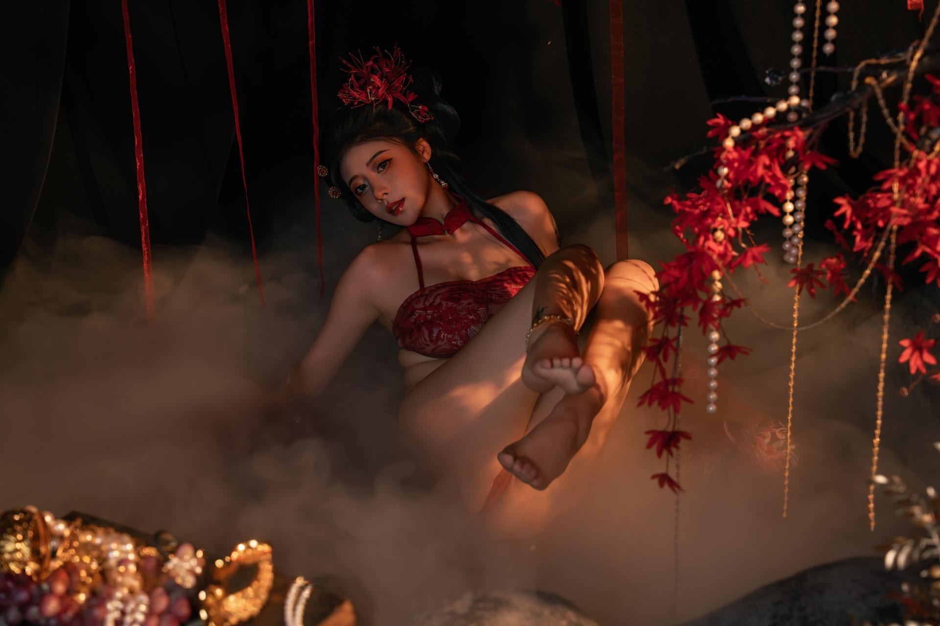 [私房] 奈汐酱nice - 流丹：紅紐の古風ランジェリー 花影の背景 大胆ショット 85P