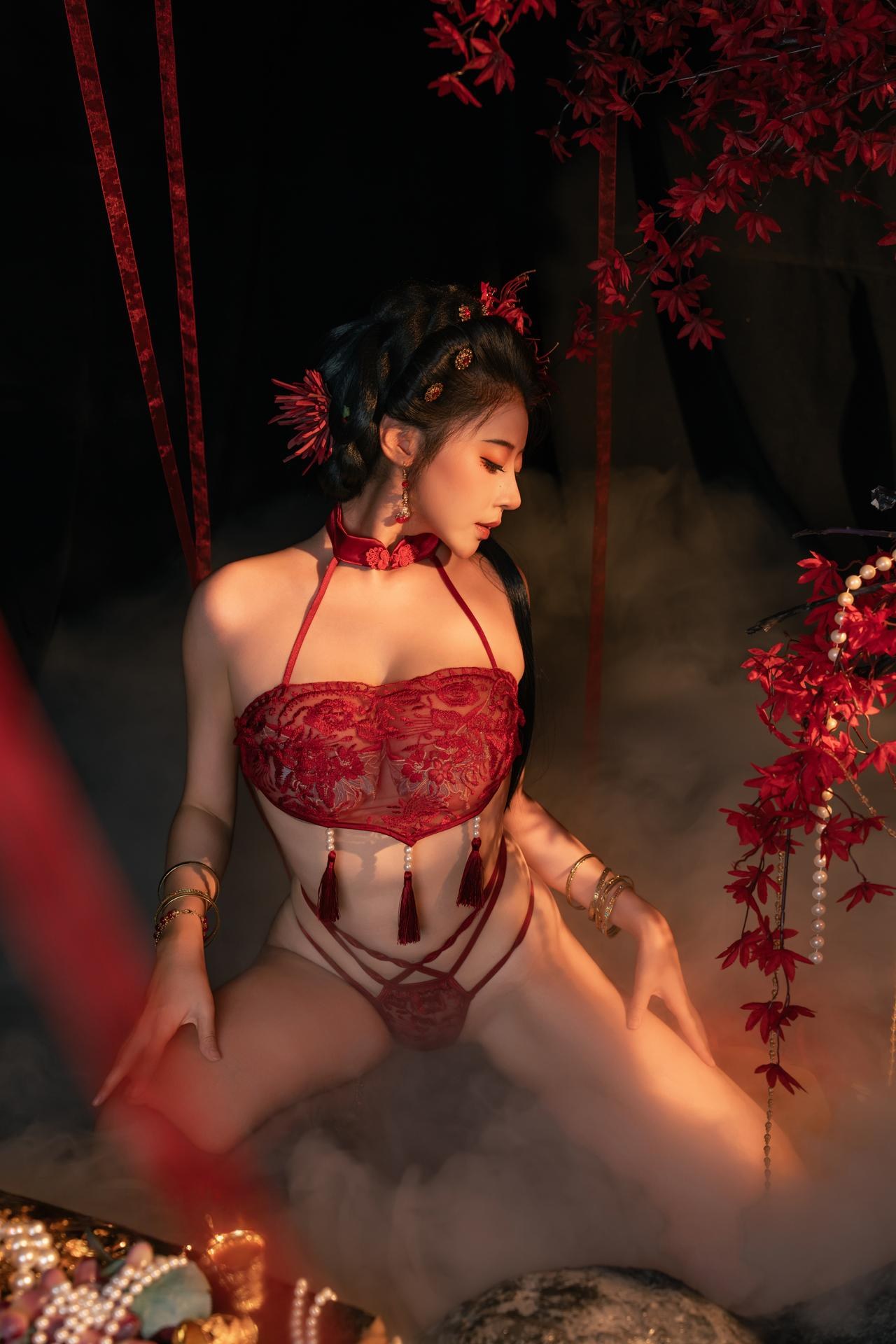 [私房] 奈汐酱nice - 流丹：紅紐の古風ランジェリー 花影の背景 大胆ショット 85P