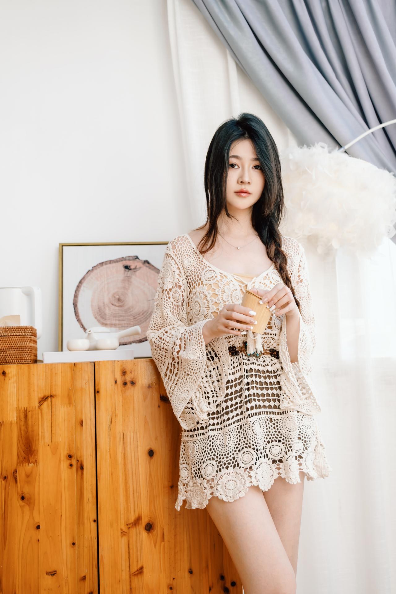 [私房] 年年Nnian - 木槿花：ชุดลูกไม้สีครีมอ่อนในห้องส่วนตัว บ้านไม้ อกสวย ขาสวย 83P