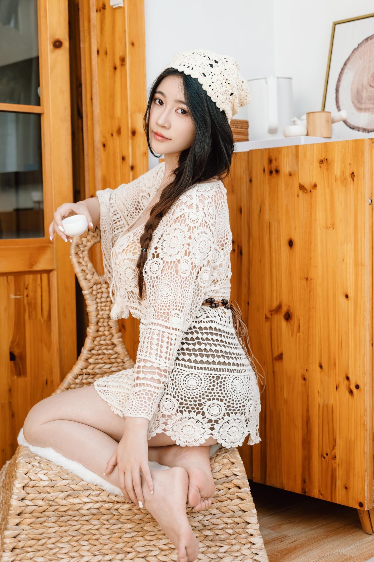 [私房] 年年Nnian - 木槿花：ชุดลูกไม้สีครีมอ่อนในห้องส่วนตัว บ้านไม้ อกสวย ขาสวย 83P
