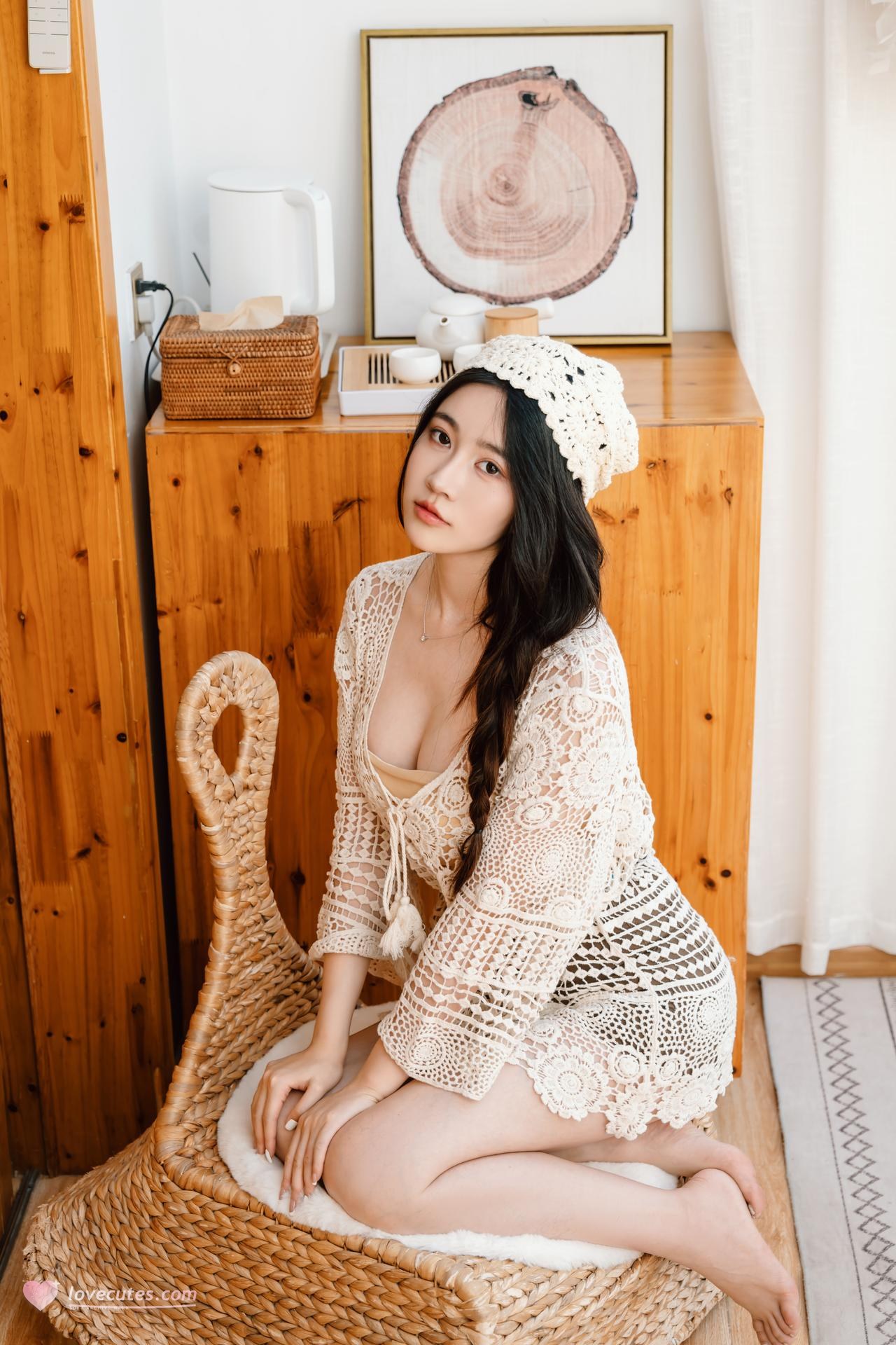 [私房] 年年Nnian - 木槿花：ชุดลูกไม้สีครีมอ่อนในห้องส่วนตัว บ้านไม้ อกสวย ขาสวย 83P