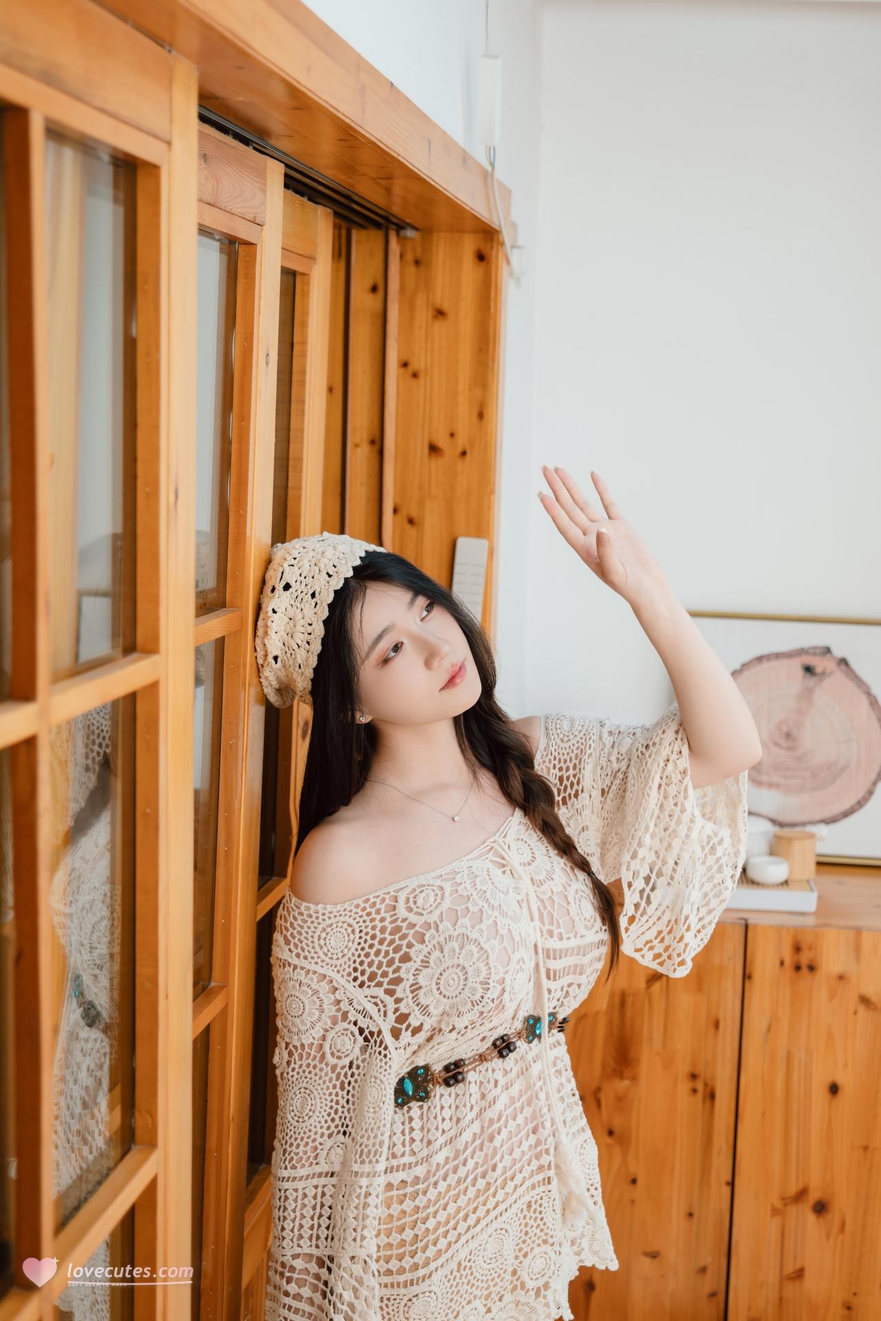 [私房] 年年Nnian - 木槿花：米白蕾絲私房 木屋美胸美腿 83P