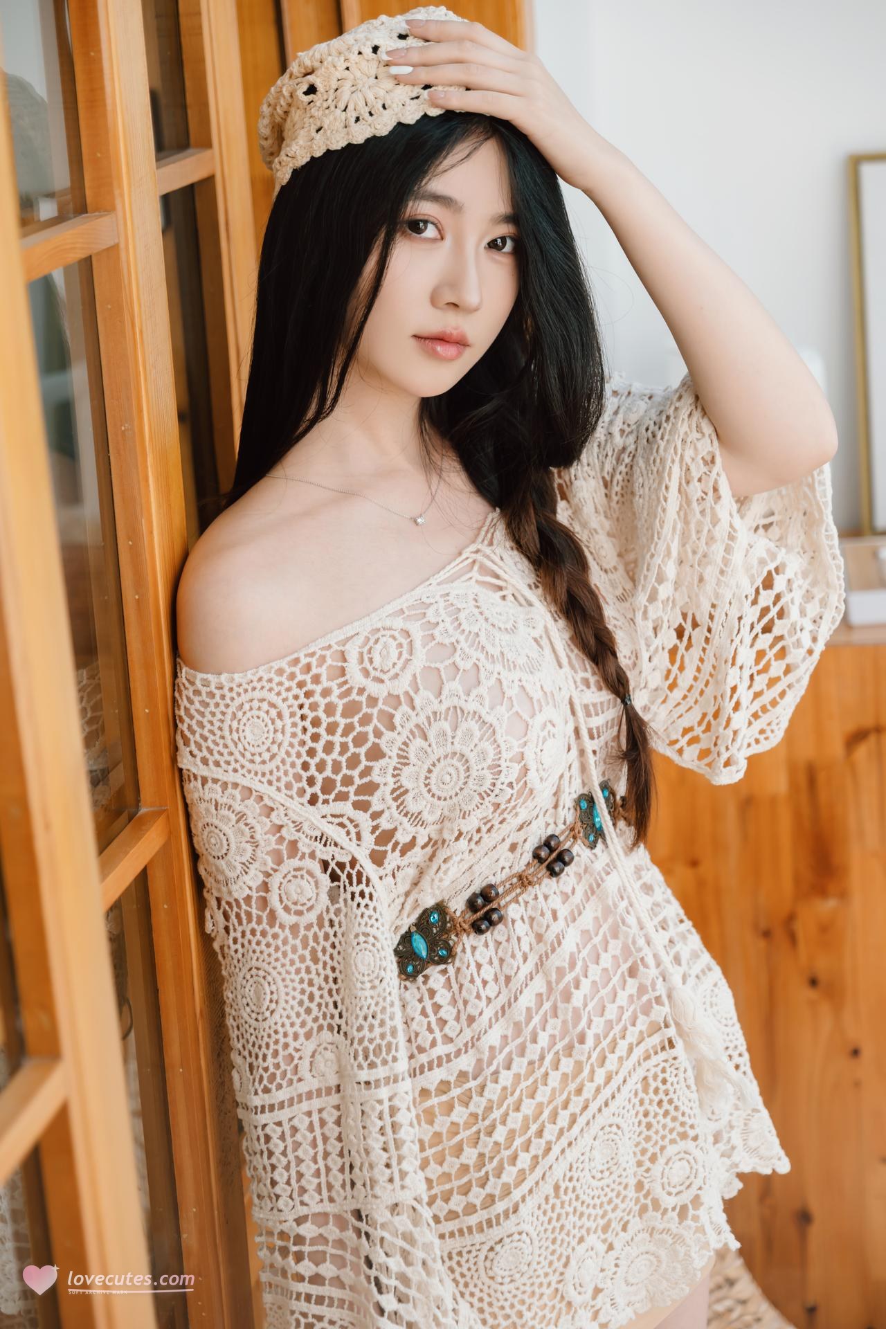 [私房] 年年Nnian - 木槿花：米白蕾絲私房 木屋美胸美腿 83P