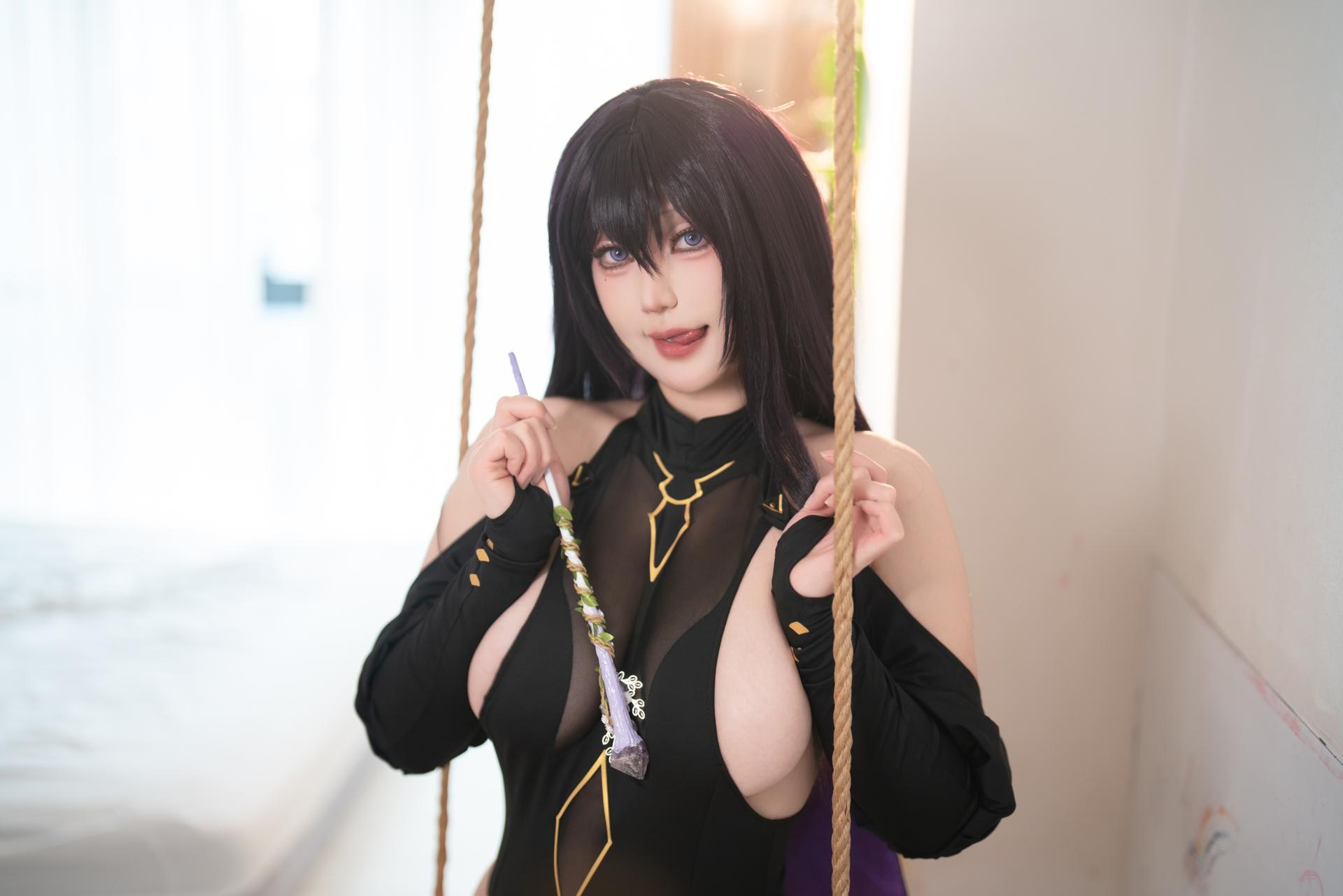 [私房] 星澜是澜澜叫澜妹呀 - 魔女：黑色高叉魔女裝 黑絲露臀私房 48P