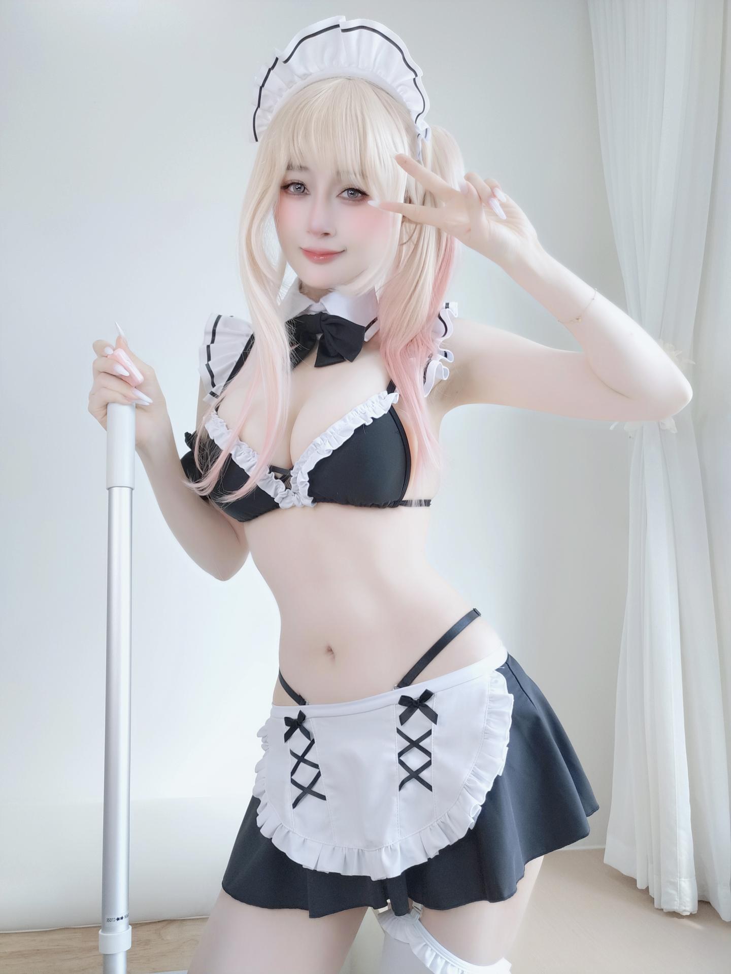[cosplay] 白银81 - 更衣人偶坠入爱河 喜多川海梦: ชุดเมดขาวดำ หน้าอกสวย 62P