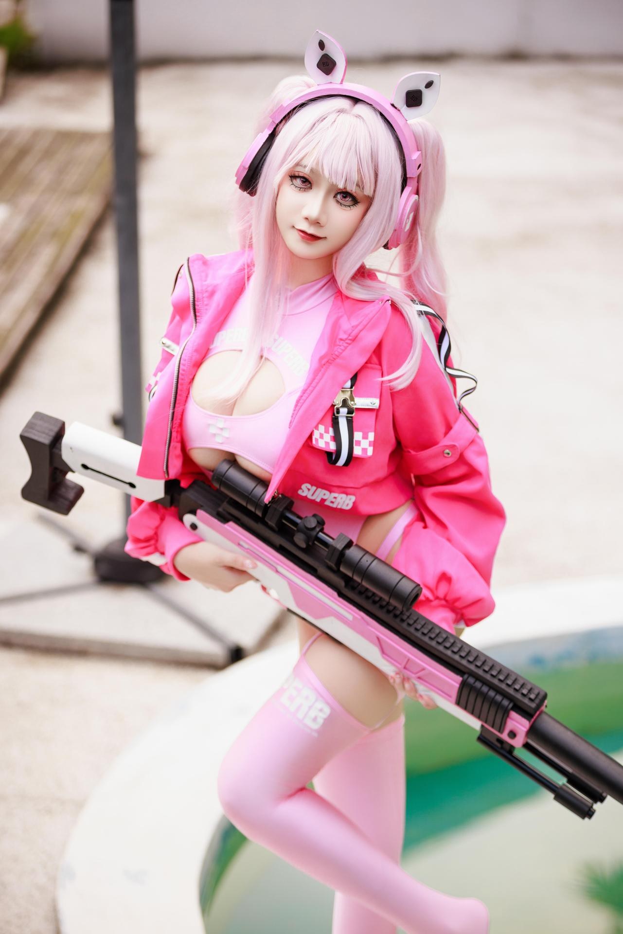 [cosplay] Ah Xuexue - Alice Swimwear: Pink Bunny-Ear Swimsuit, Spear by the Pool, Long Legs, 94P1V