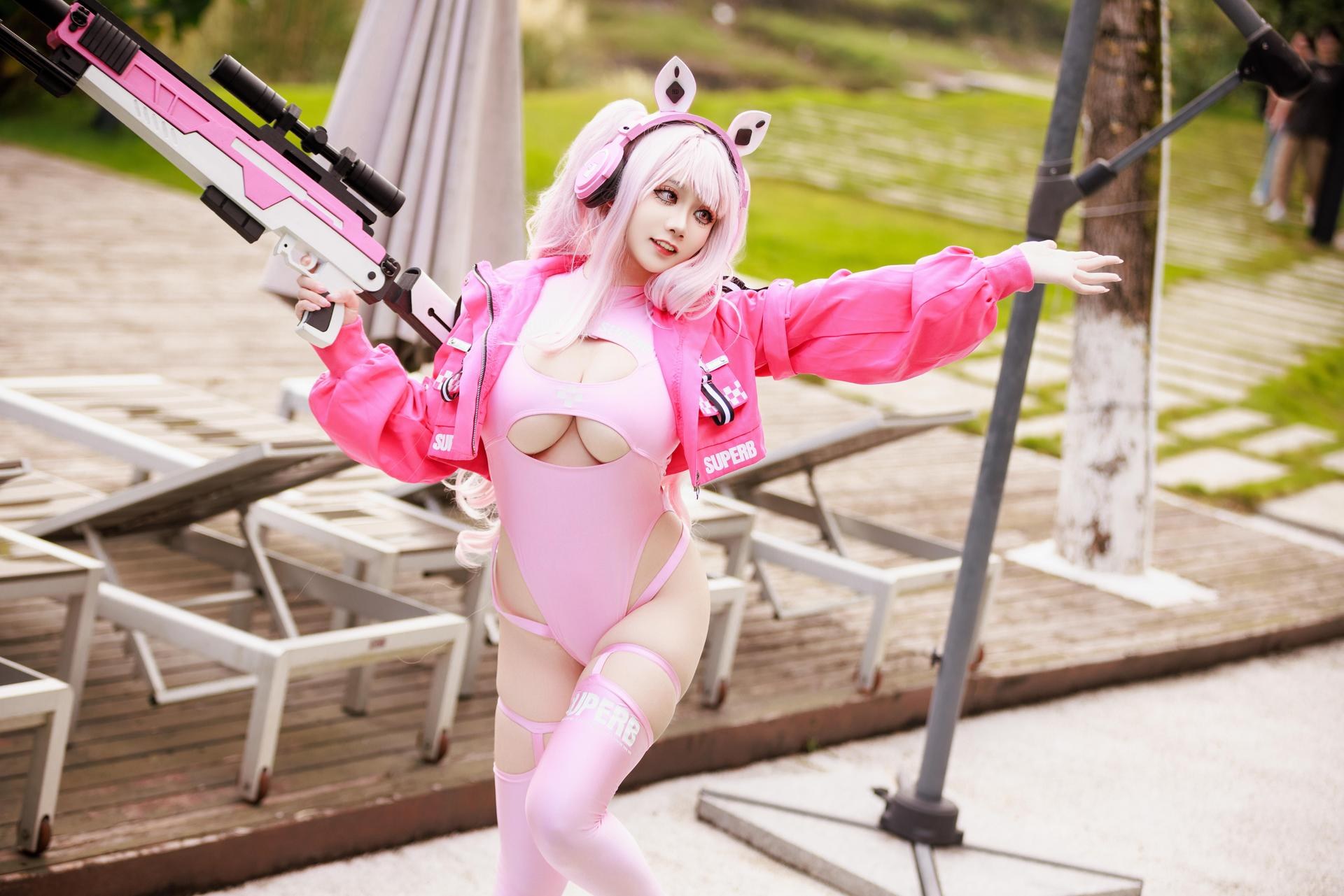 [cosplay] Ah Xuexue - Alice Swimwear: Pink Bunny-Ear Swimsuit, Spear by the Pool, Long Legs, 94P1V
