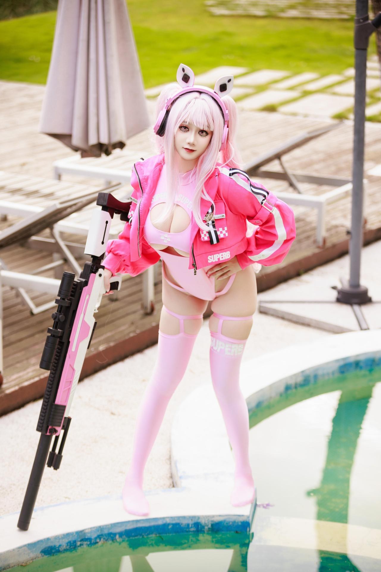 [cosplay] Ah Xuexue - Alice Swimwear: Pink Bunny-Ear Swimsuit, Spear by the Pool, Long Legs, 94P1V