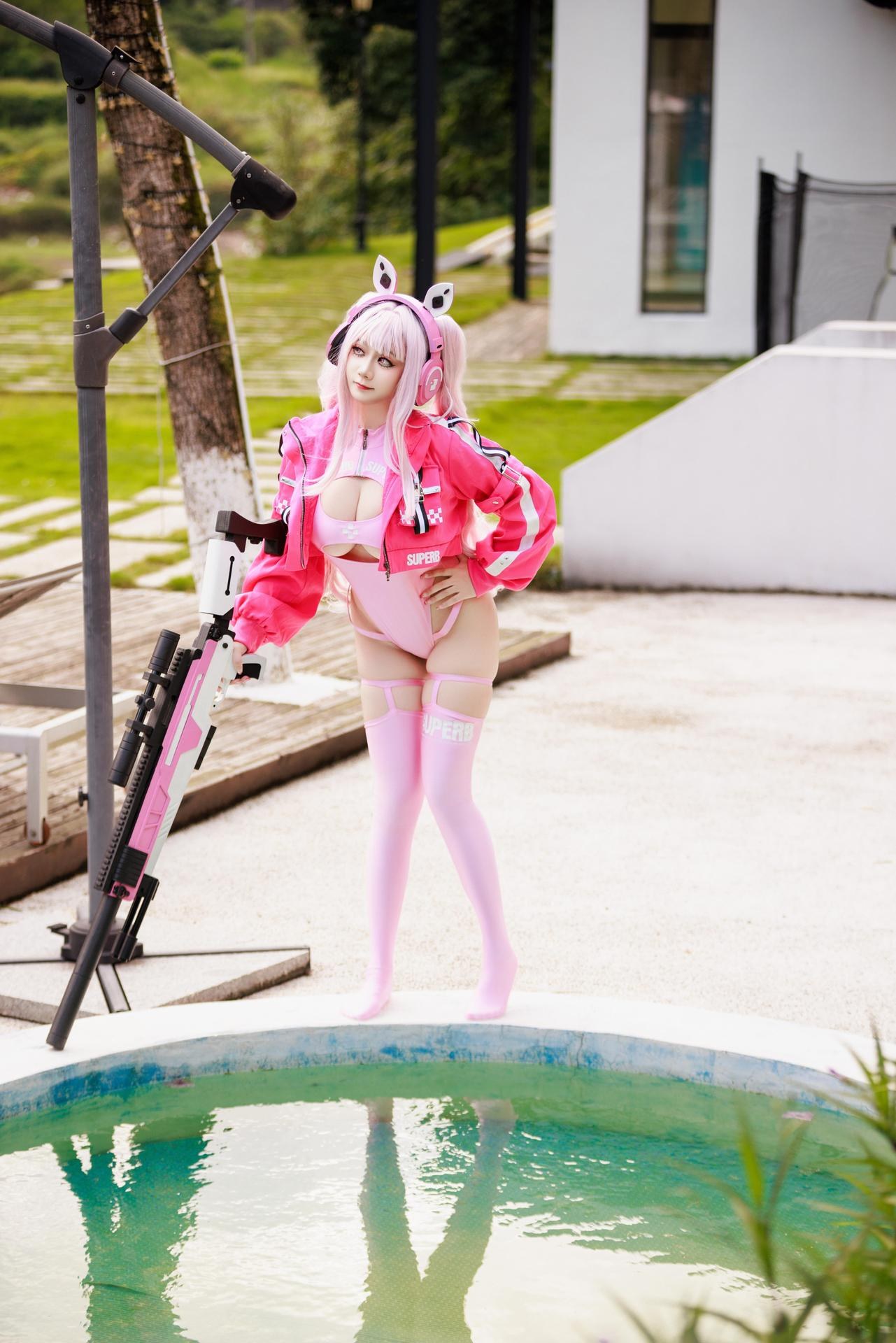 [cosplay] Ah Xuexue - Alice Swimwear: Pink Bunny-Ear Swimsuit, Spear by the Pool, Long Legs, 94P1V