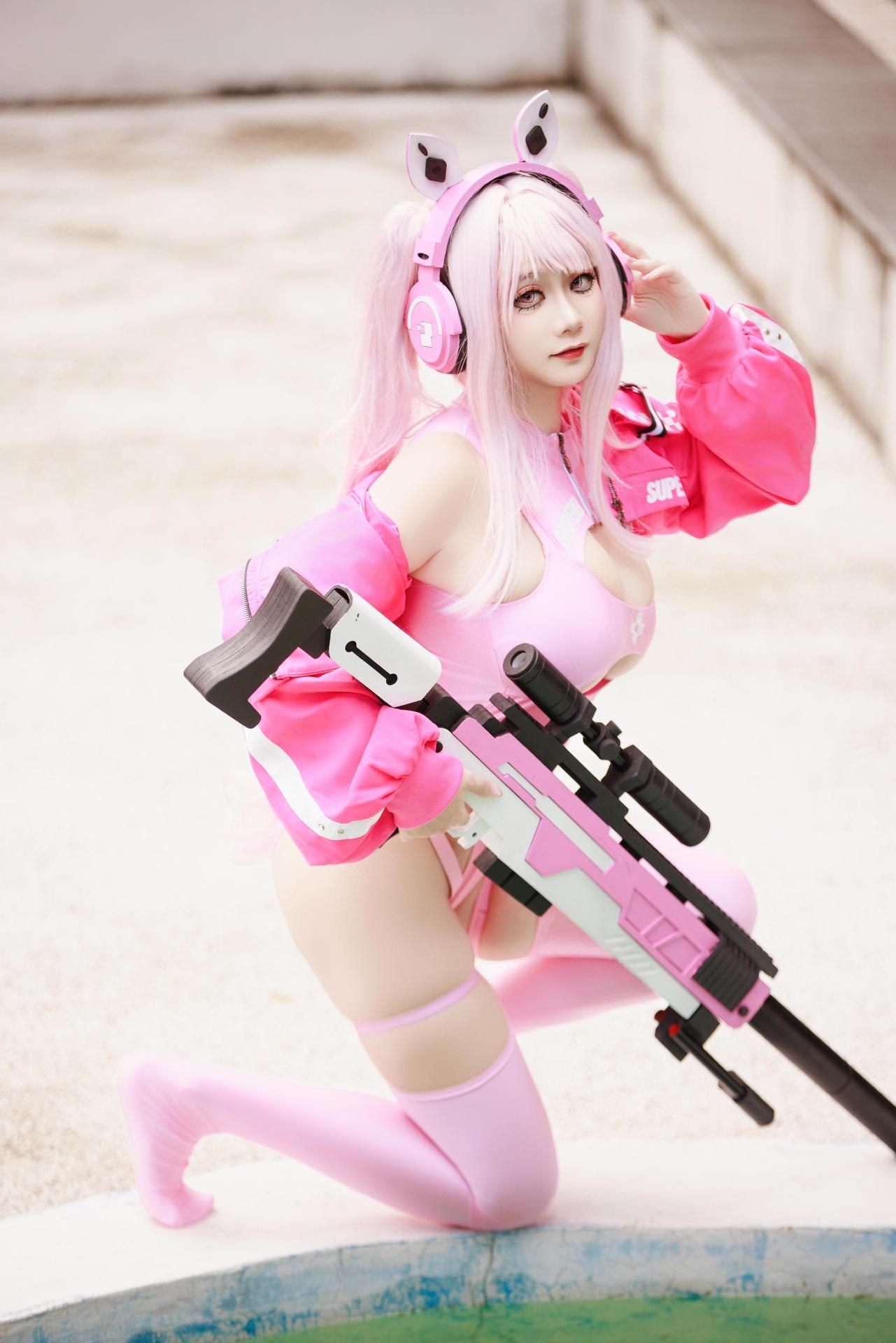 [cosplay] Ah Xuexue - Alice Swimwear: Pink Bunny-Ear Swimsuit, Spear by the Pool, Long Legs, 94P1V
