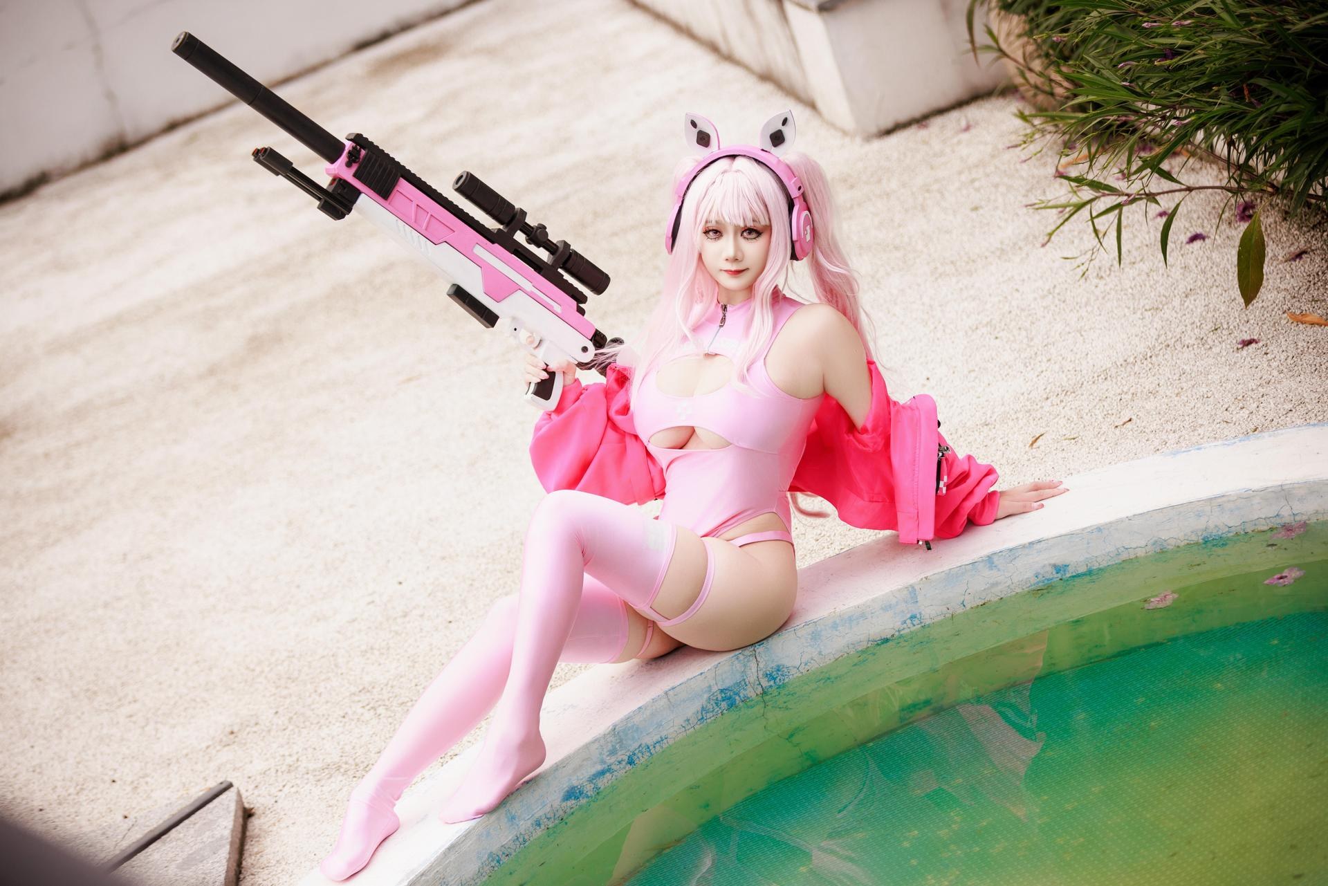 [cosplay] Ah Xuexue - Alice Swimwear: Pink Bunny-Ear Swimsuit, Spear by the Pool, Long Legs, 94P1V