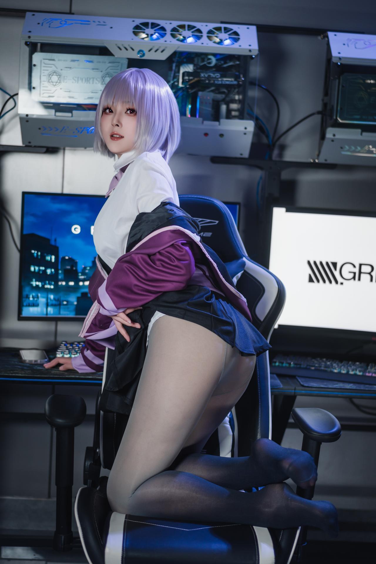[cosplay] Natsuko夏夏子 - SSSS.GRIDMAN 新条茜：ชุดรัดรูปต่อสู้สีม่วงดำในห้องเครื่อง กลับลุคขาเรียวยาว 82P