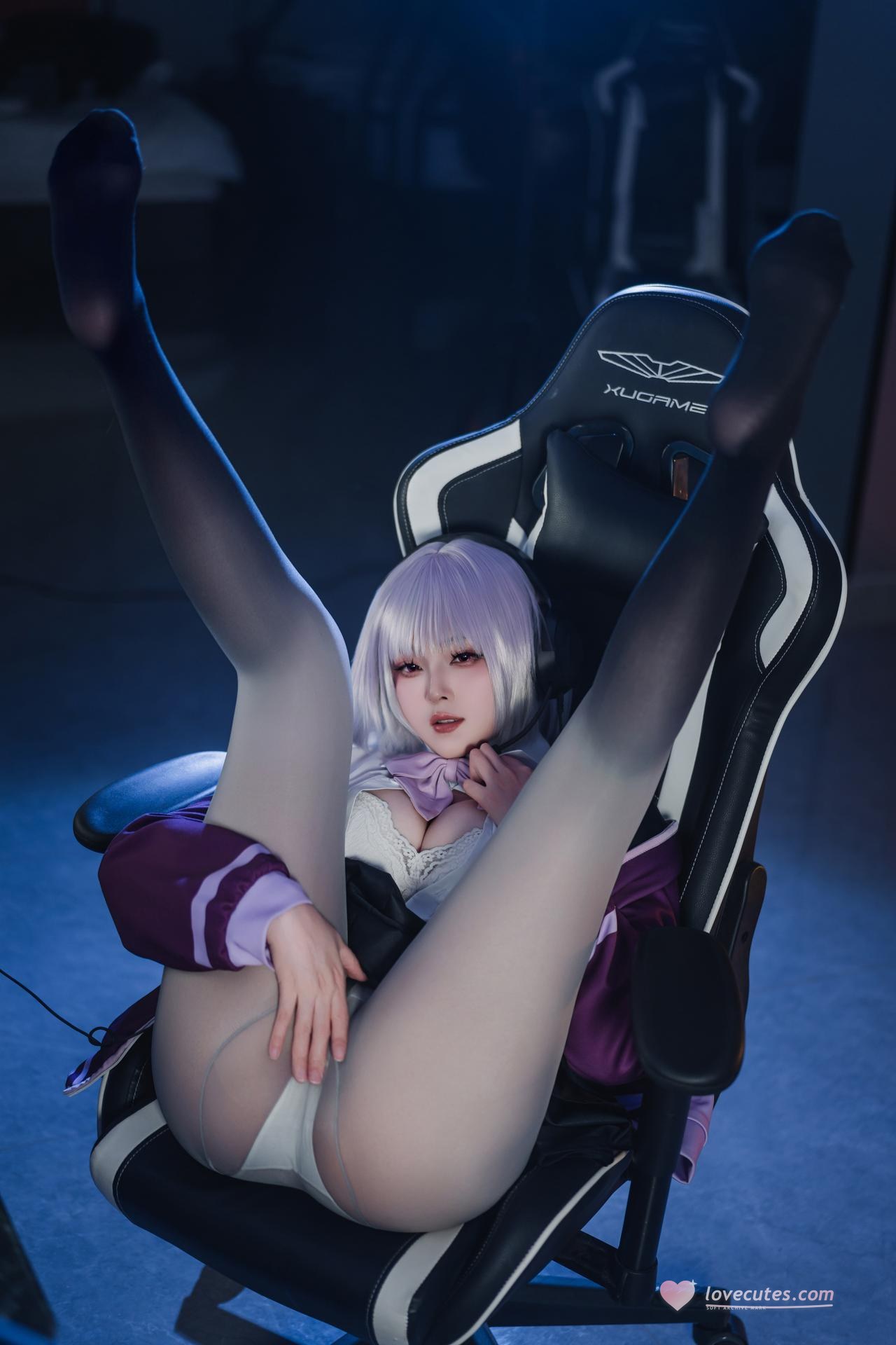 [cosplay] Natsuko夏夏子 - SSSS.GRIDMAN 新条茜：ชุดรัดรูปต่อสู้สีม่วงดำในห้องเครื่อง กลับลุคขาเรียวยาว 82P