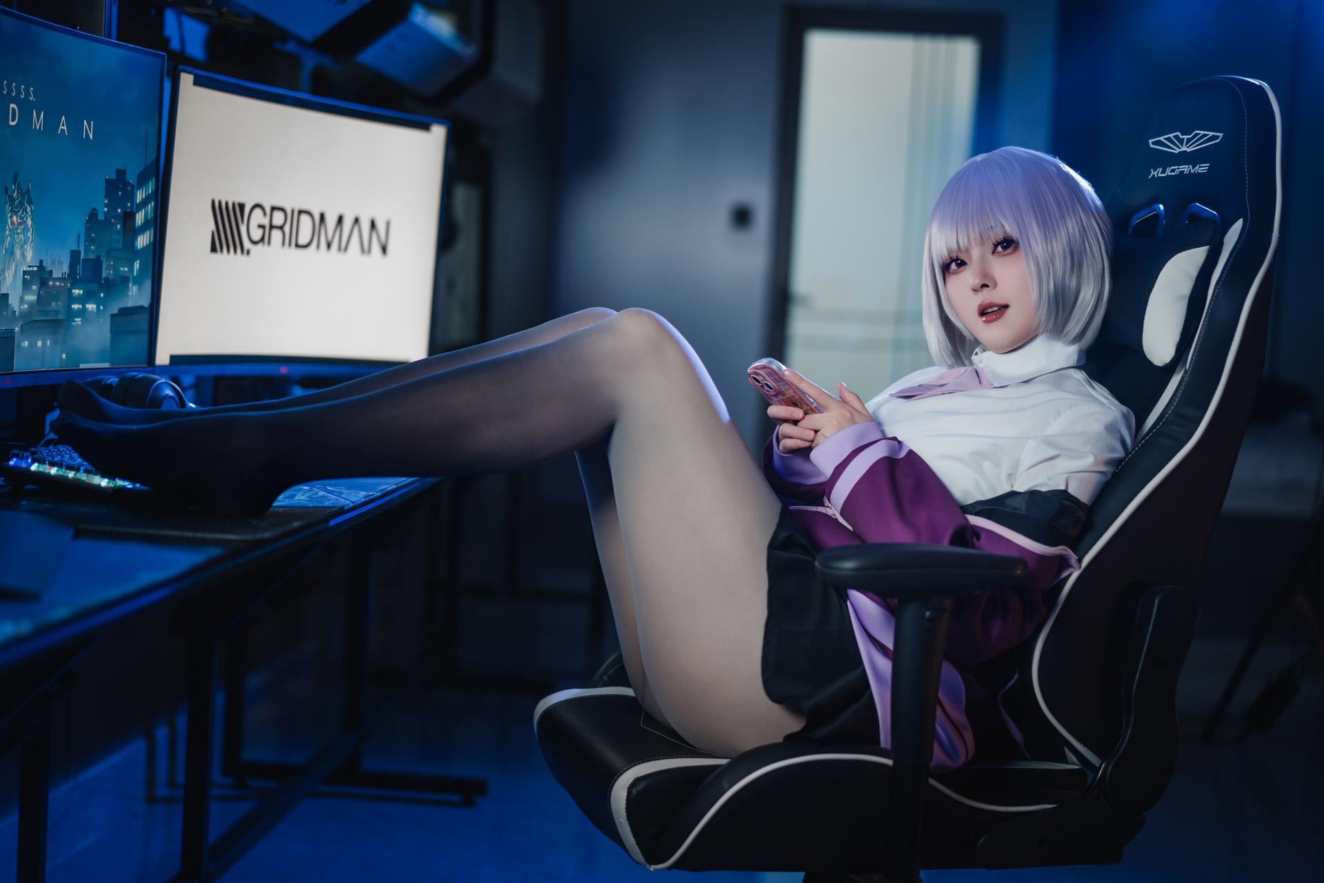 [cosplay] Natsuko夏夏子 - SSSS.GRIDMAN 新条茜：quần áo chiến đấu bó sát tím đen trong phòng máy, đôi chân đẹp được tái hiện 82P