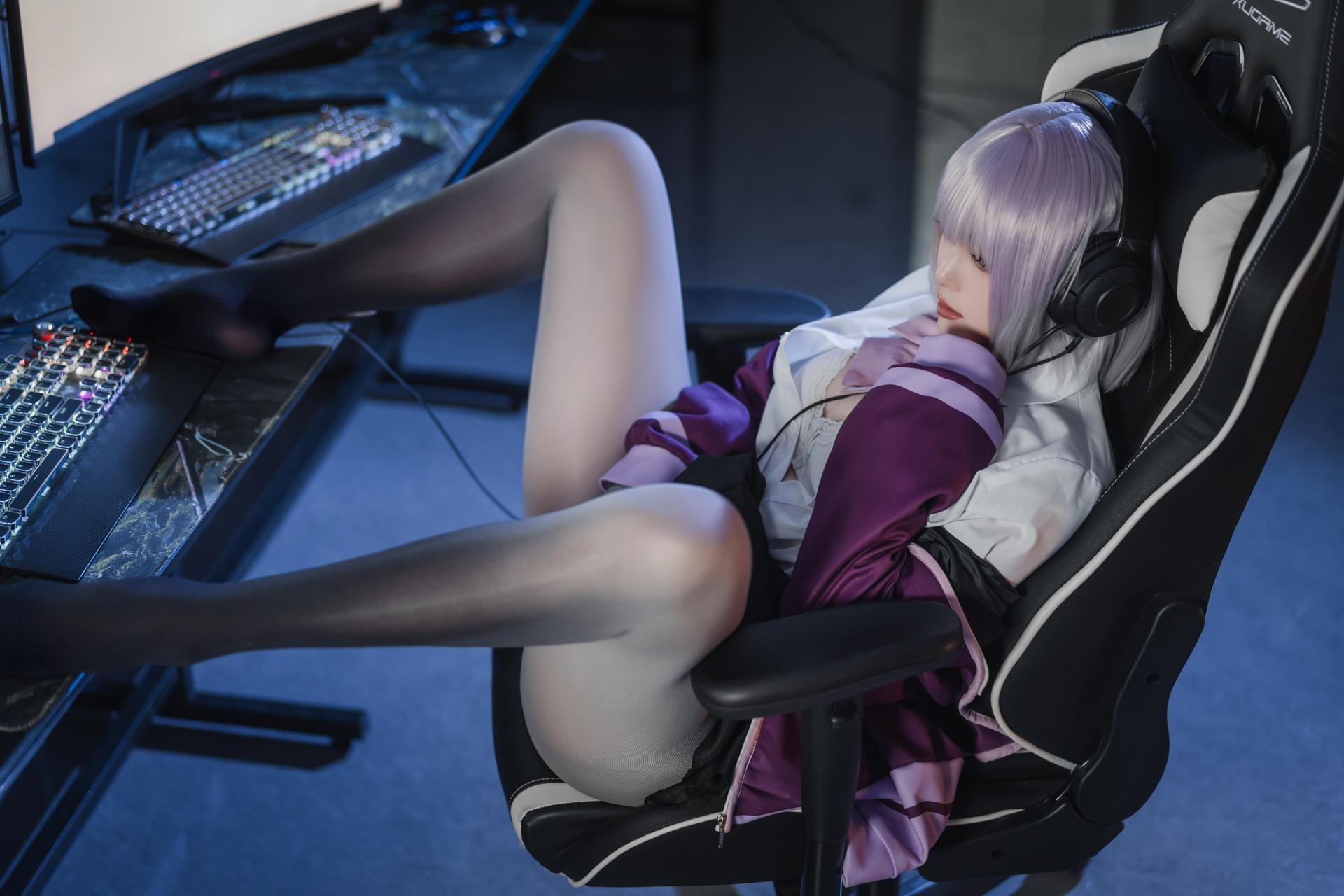 [cosplay] Natsuko夏夏子 - SSSS.GRIDMAN 新条茜：机房紫黑紧身战斗服 美腿还原 82P
