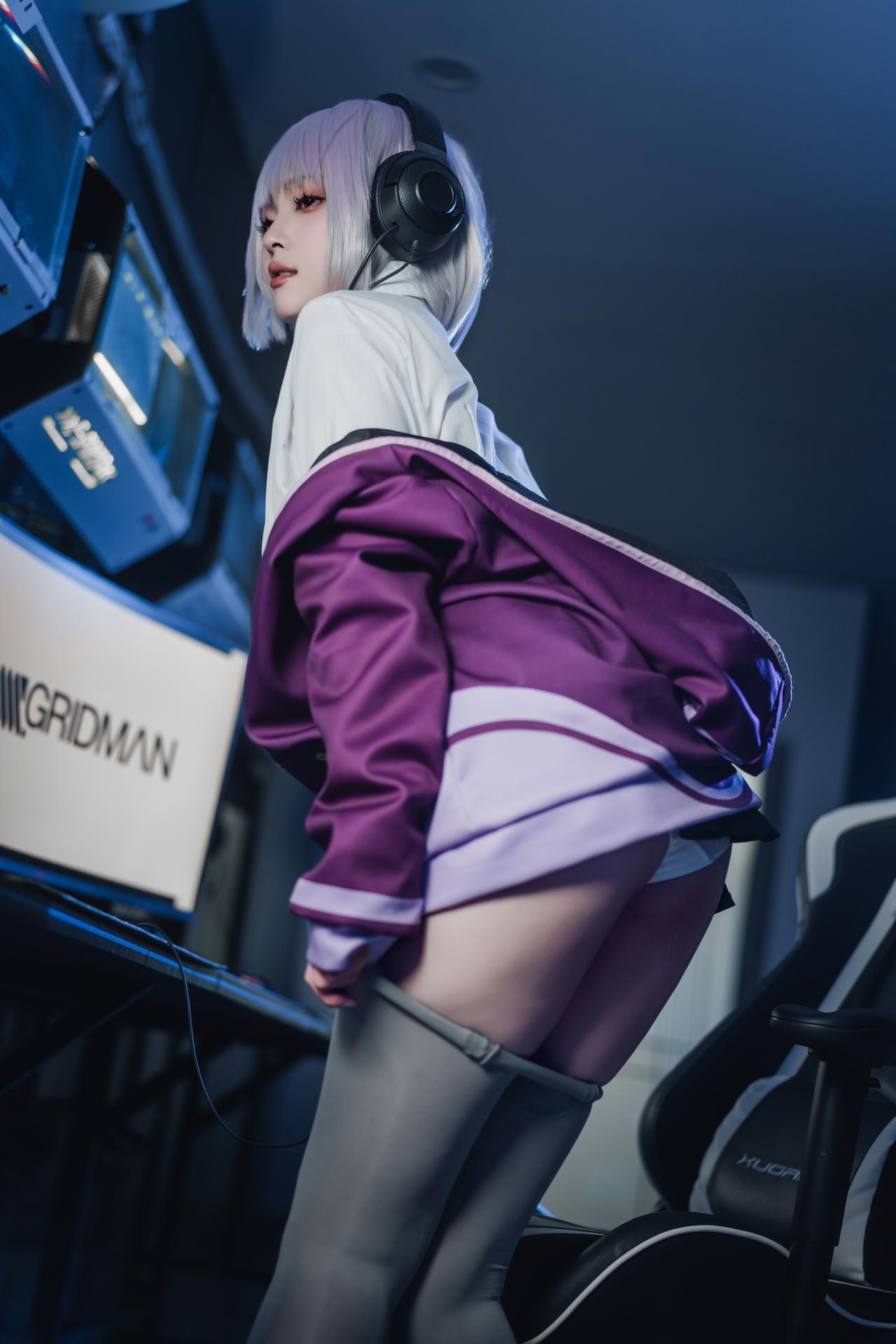 [cosplay] Natsuko夏夏子 - SSSS.GRIDMAN 新条茜：机房紫黑紧身战斗服 美腿还原 82P