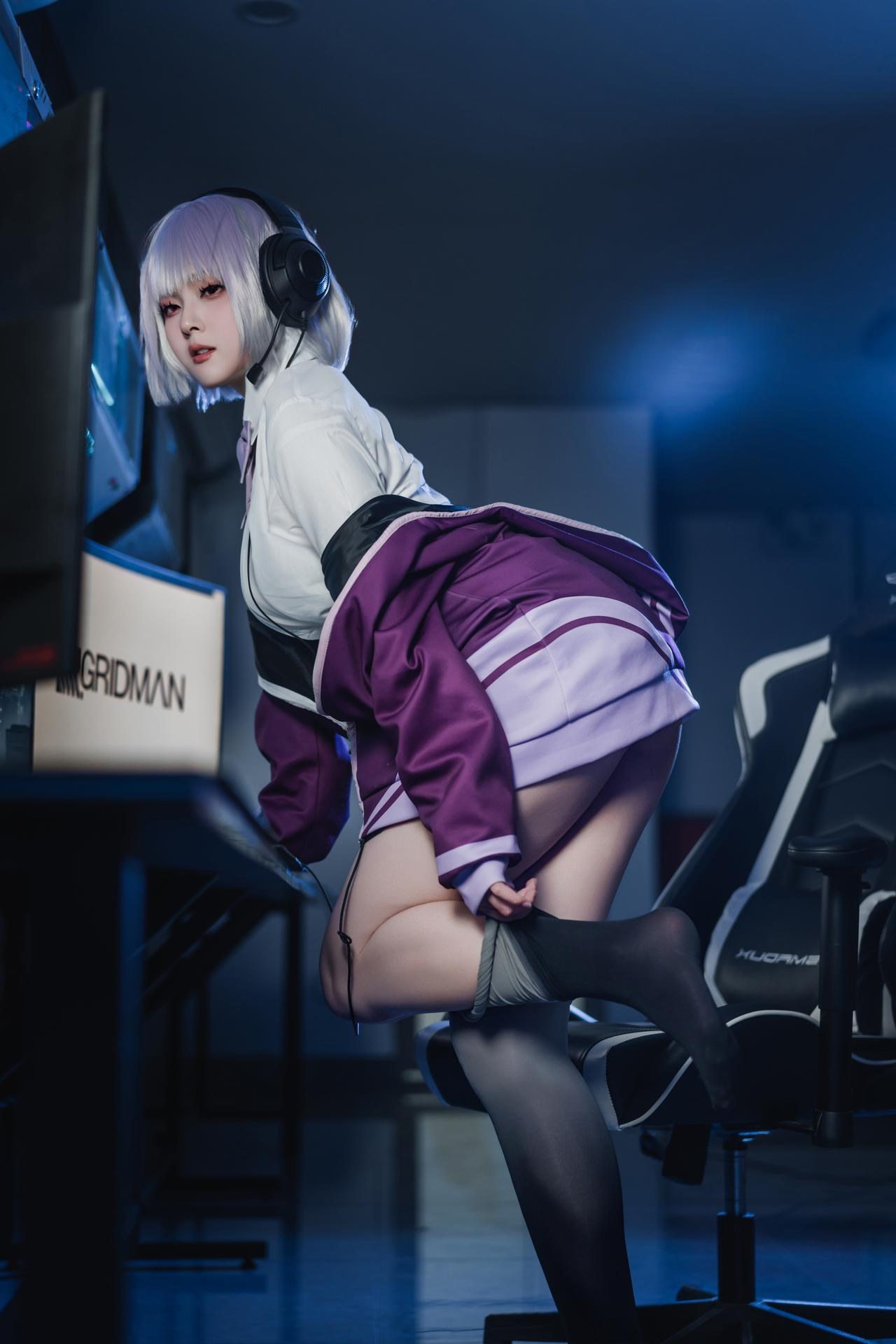 [cosplay] Natsuko夏夏子 - SSSS.GRIDMAN 新条茜：机房紫黑紧身战斗服 美腿还原 82P