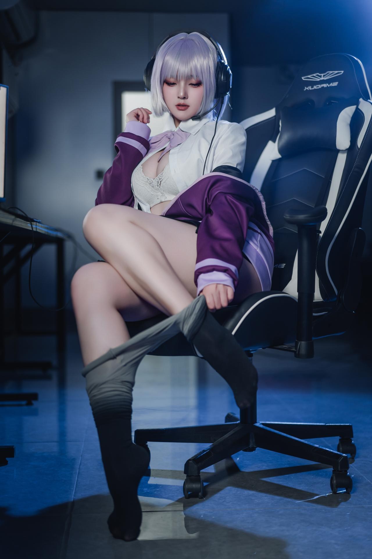 [cosplay] Natsuko夏夏子 - SSSS.GRIDMAN 新条茜：机房紫黑紧身战斗服 美腿还原 82P