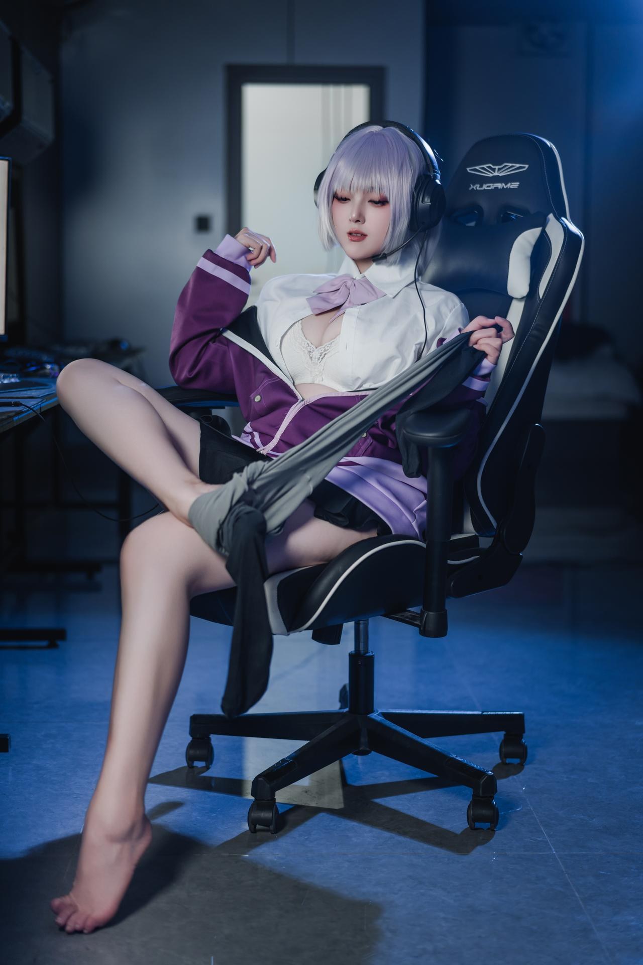 [cosplay] Natsuko夏夏子 - SSSS.GRIDMAN 新条茜：机房紫黑紧身战斗服 美腿还原 82P